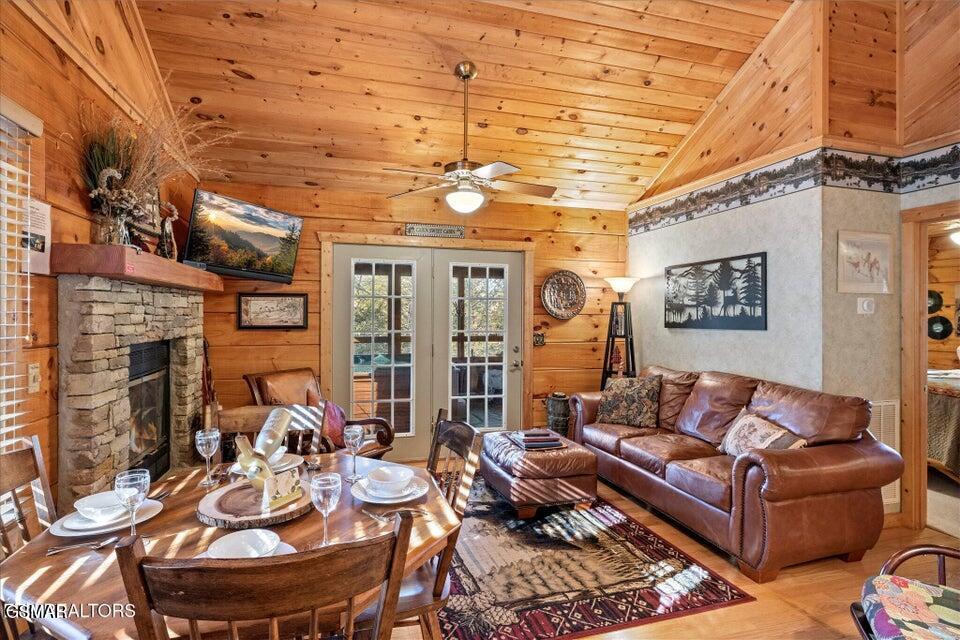 4320 Carolina Cove Way Pigeon Forge TN 37863