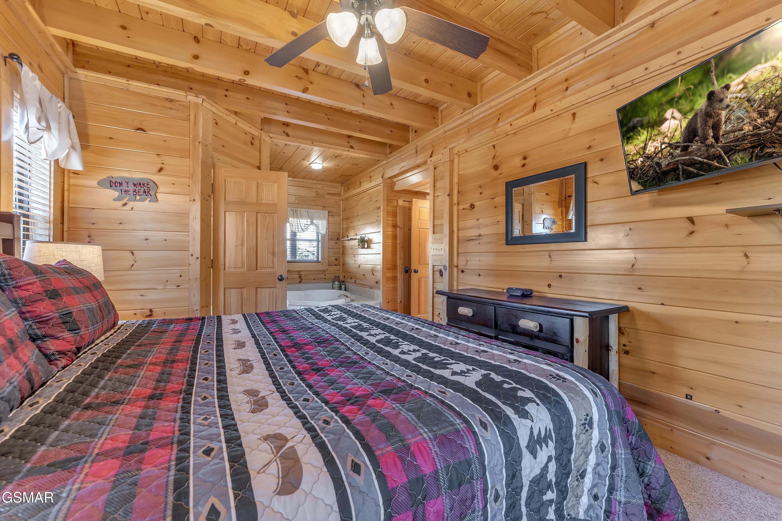 2025 Bear Creek Way Pigeon Forge TN 37862