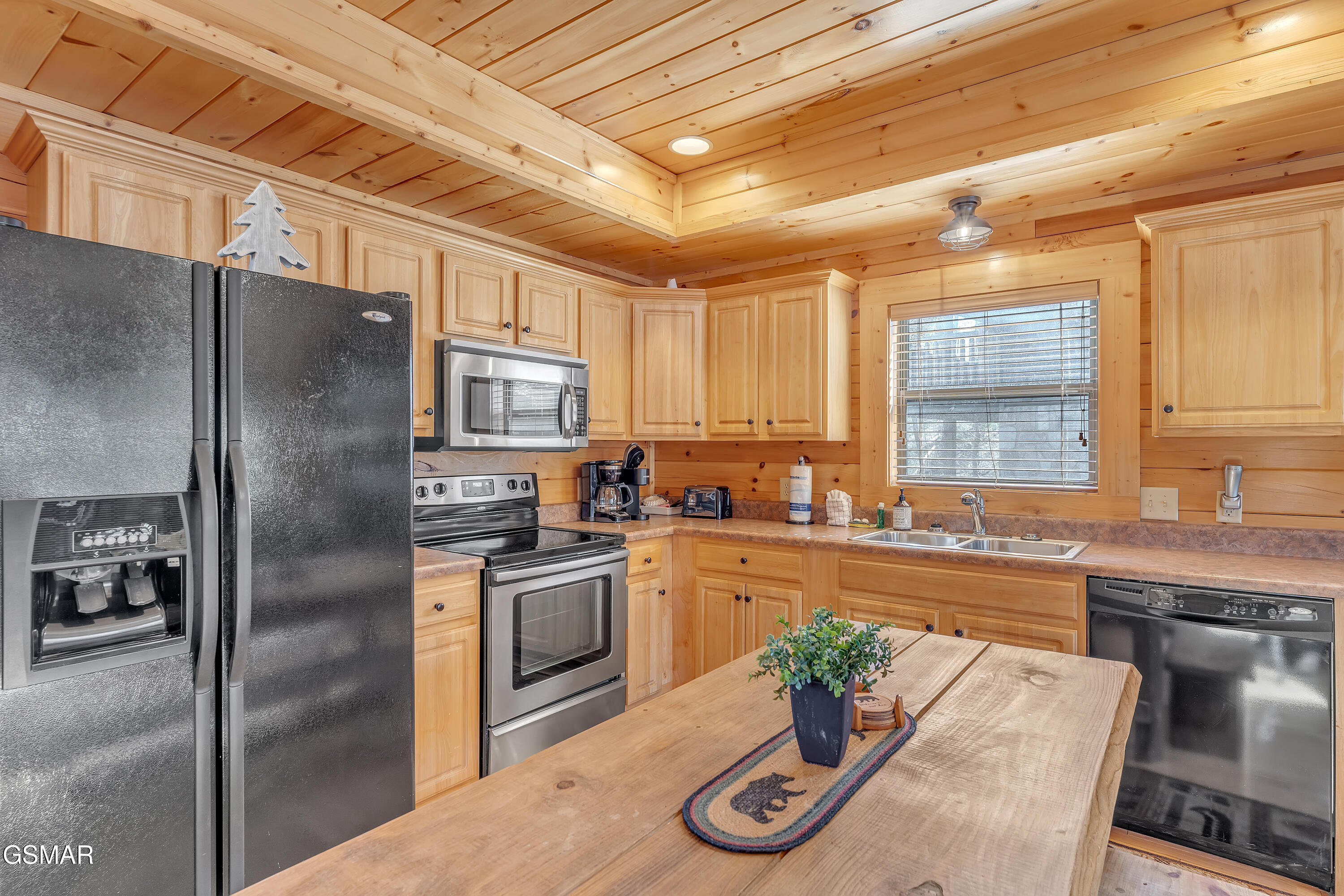 2025 Bear Creek Way Pigeon Forge TN 37862