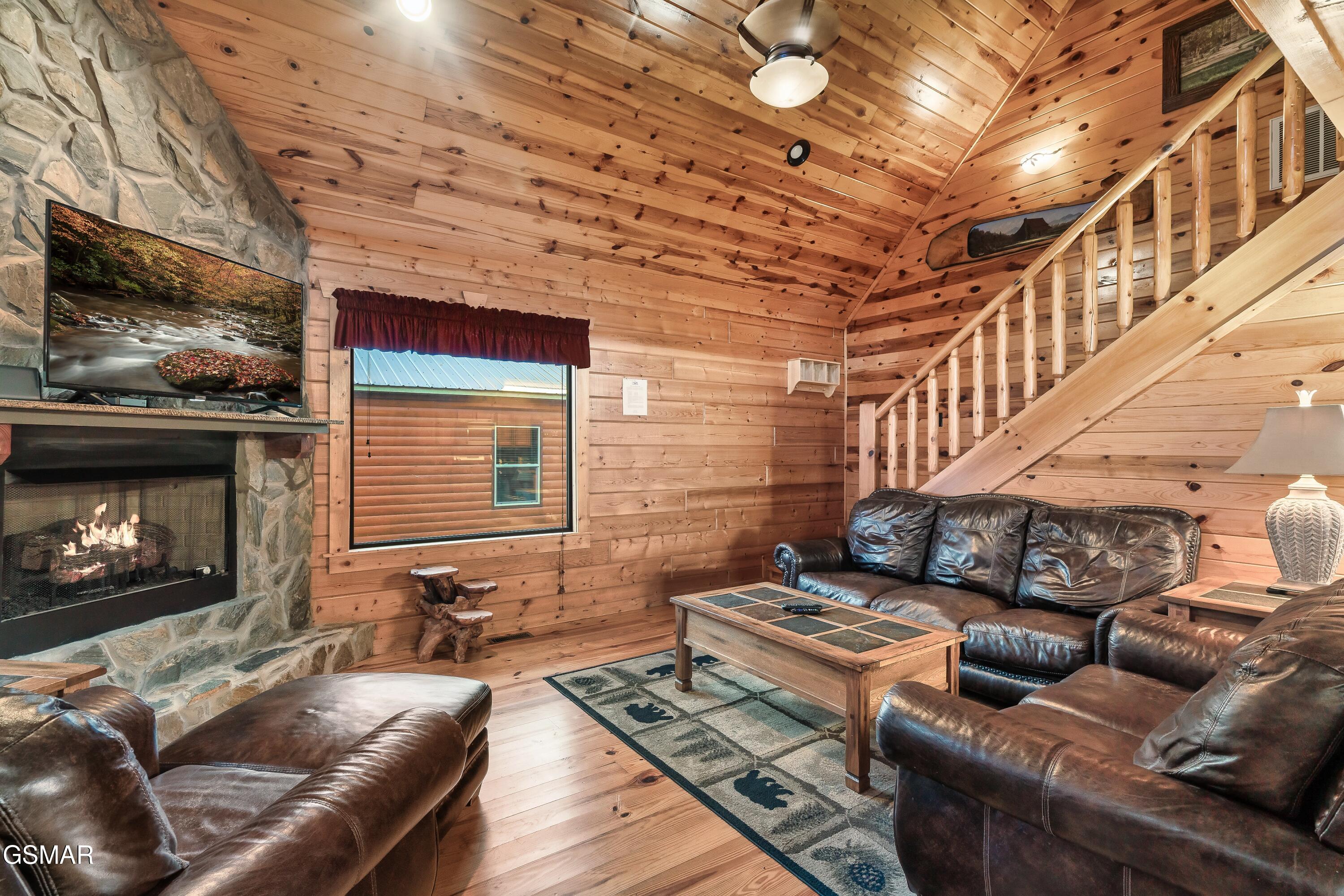 223 Forrest Loop Way Gatlinburg TN 37738