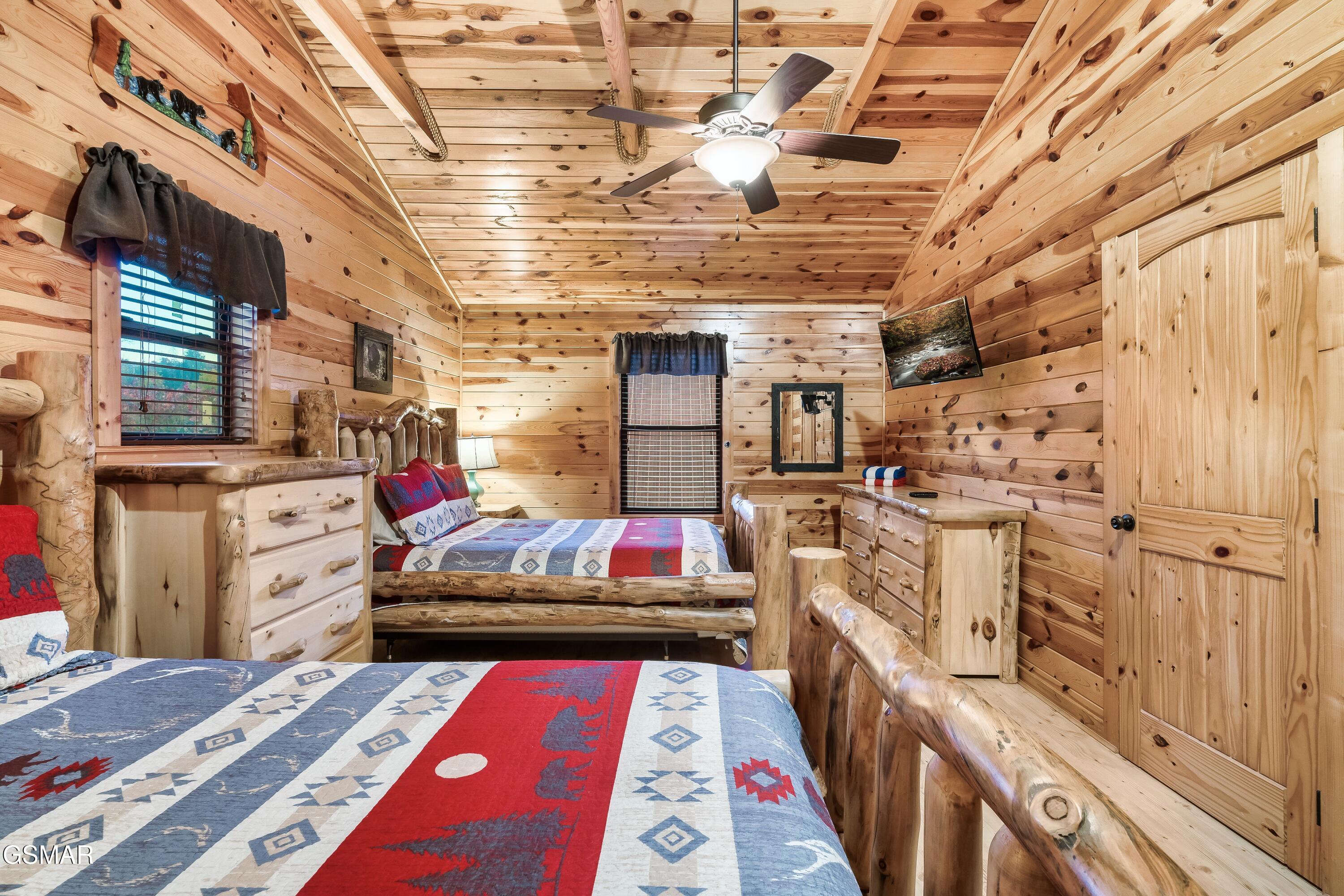 223 Forrest Loop Way Gatlinburg TN 37738