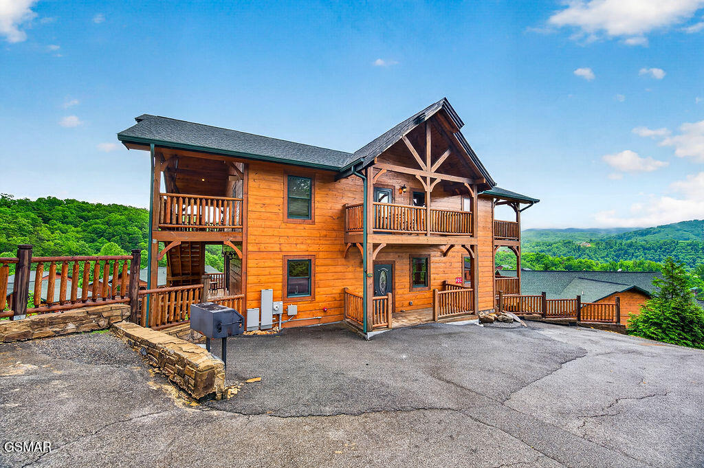 776 Mountain Stream Way Gatlinburg TN 37738