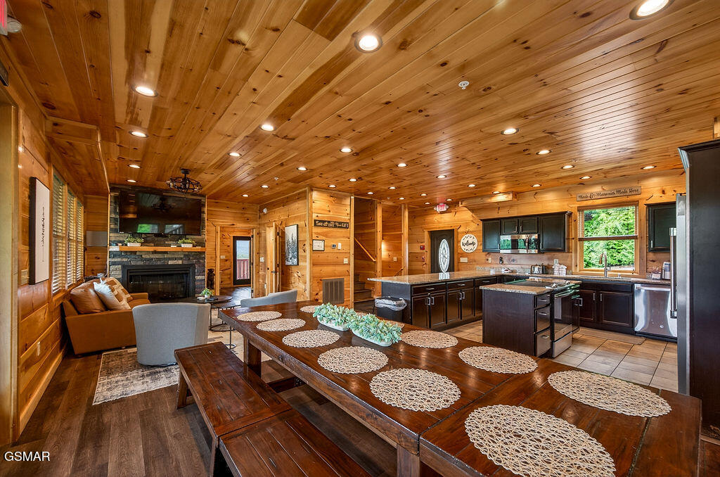 776 Mountain Stream Way Gatlinburg TN 37738