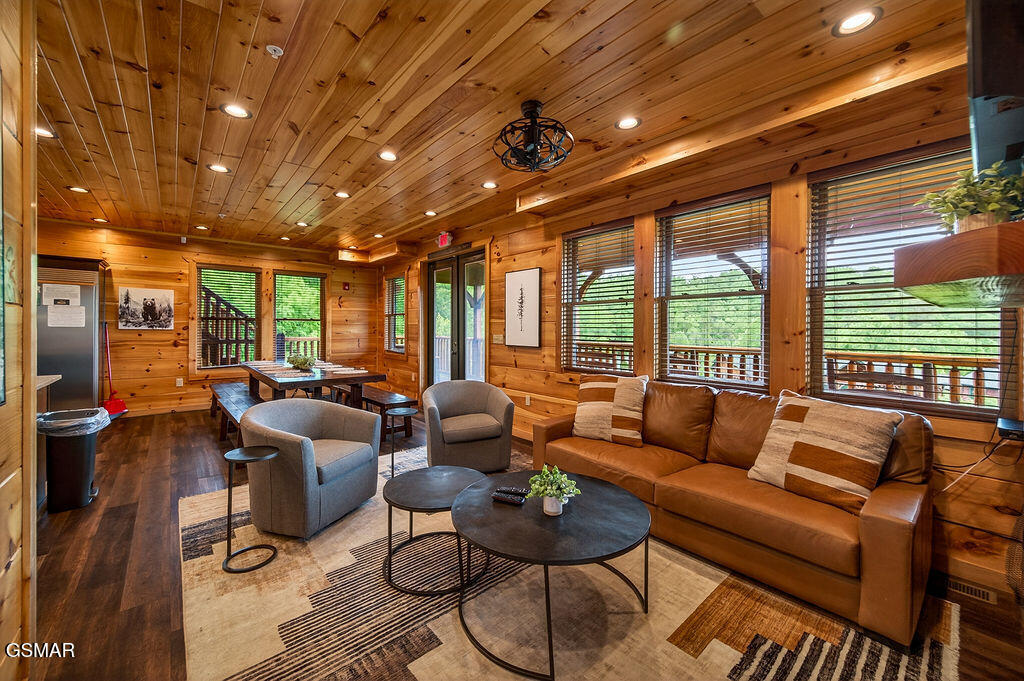776 Mountain Stream Way Gatlinburg TN 37738