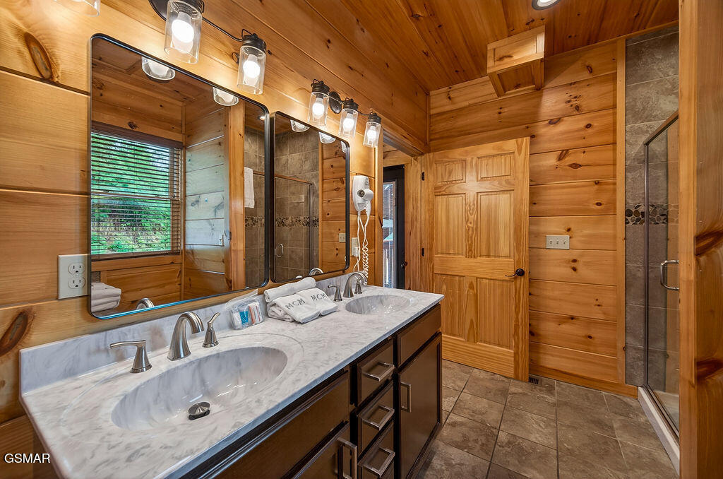776 Mountain Stream Way Gatlinburg TN 37738