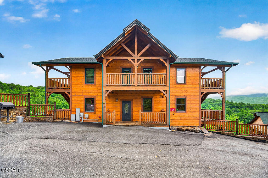 776 Mountain Stream Way Gatlinburg TN 37738