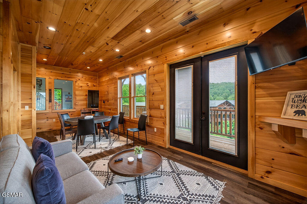 776 Mountain Stream Way Gatlinburg TN 37738