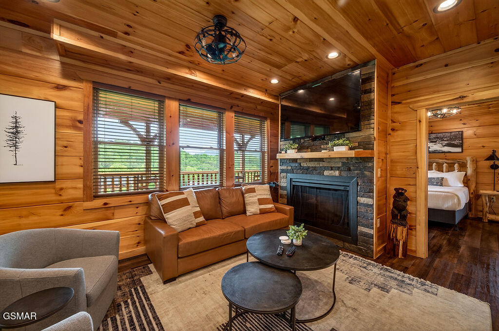 776 Mountain Stream Way Gatlinburg TN 37738