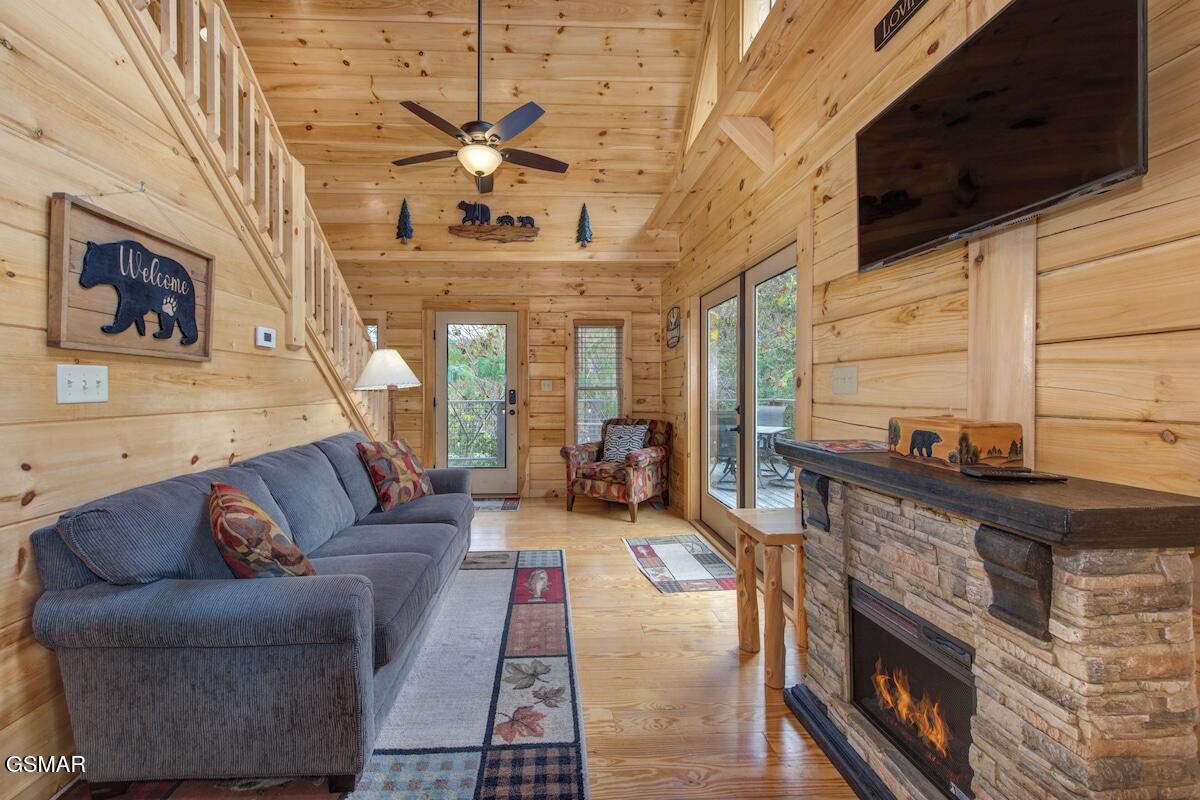 820 Crest View Drive Gatlinburg TN 37738