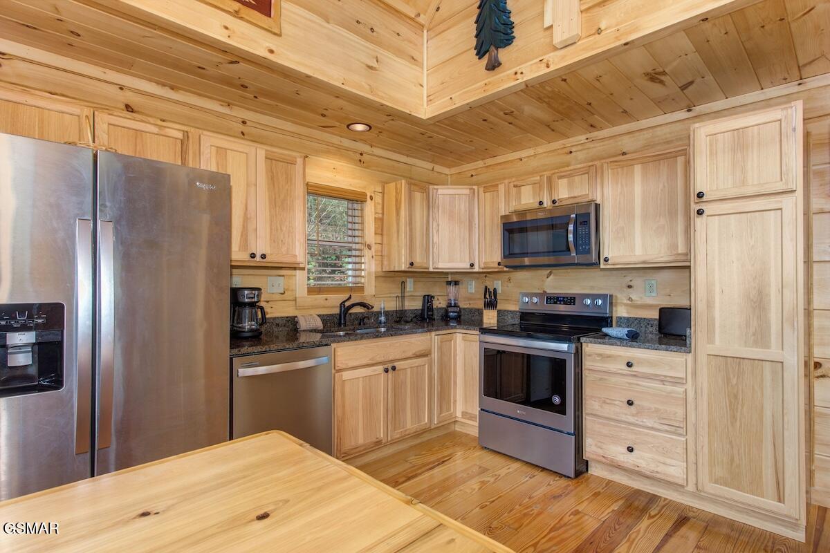 820 Crest View Drive Gatlinburg TN 37738