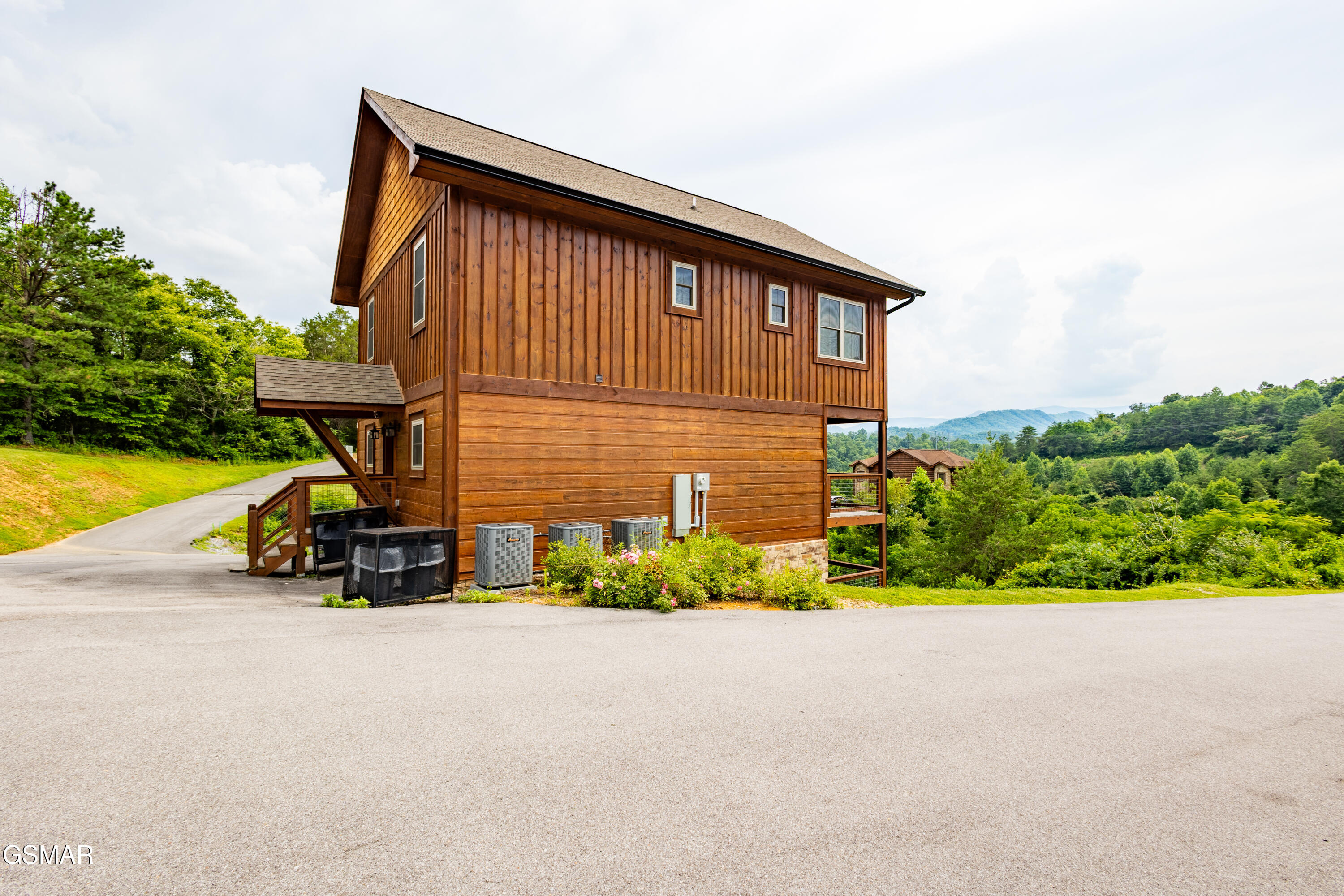 4445 Shangrila Way Sevierville TN 37876