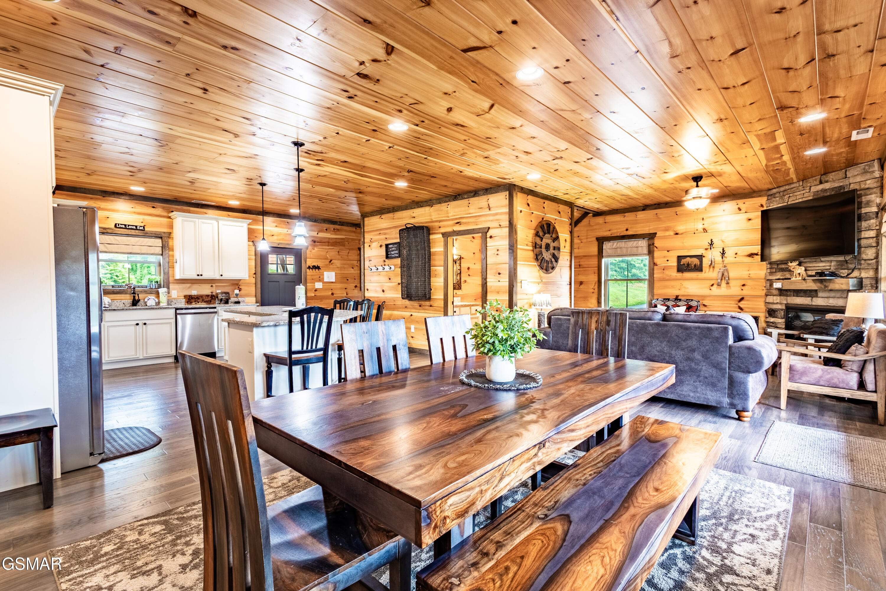 4445 Shangrila Way Sevierville TN 37876