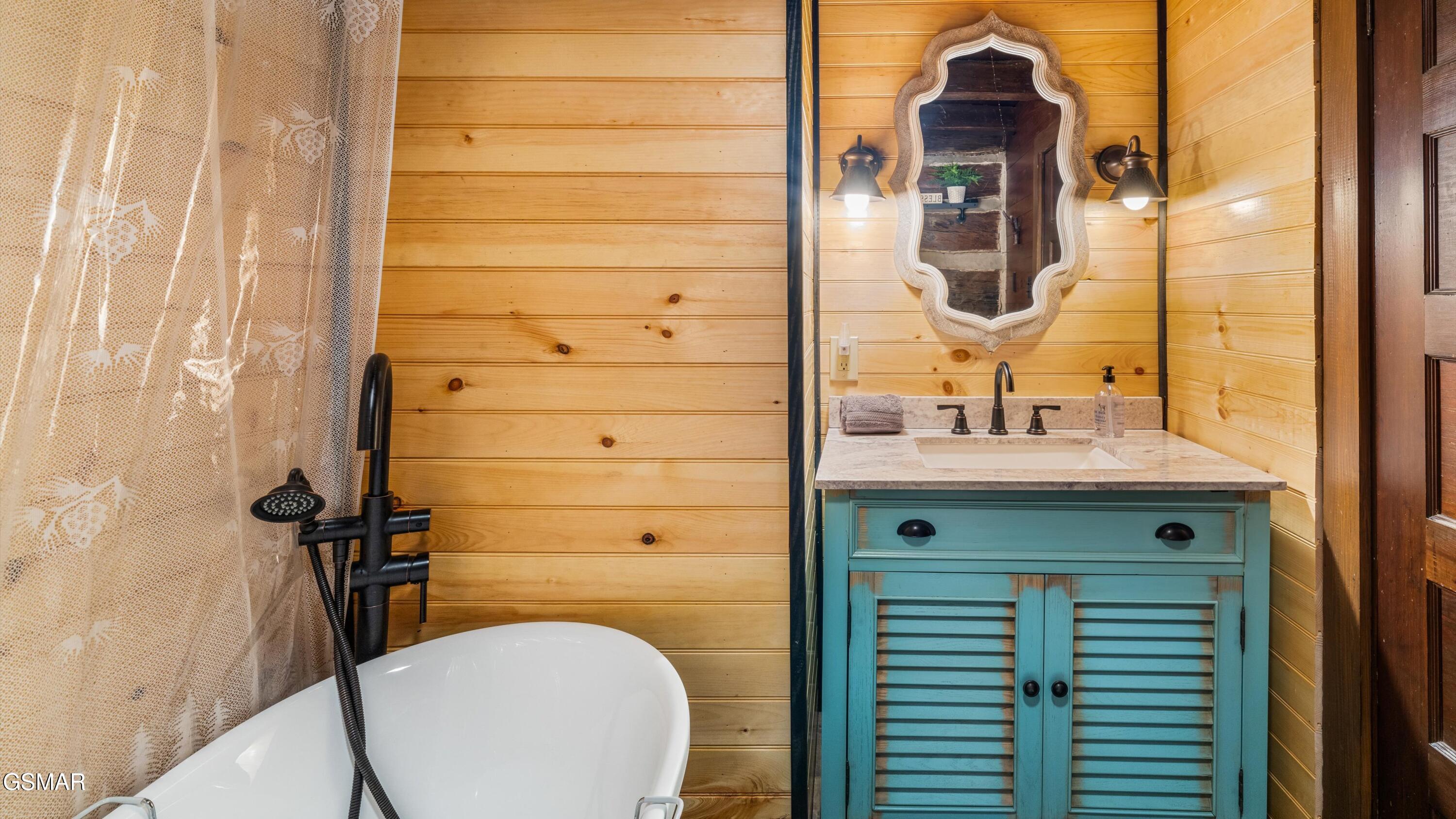 1131 Old Cartertown Road Gatlinburg TN 37738