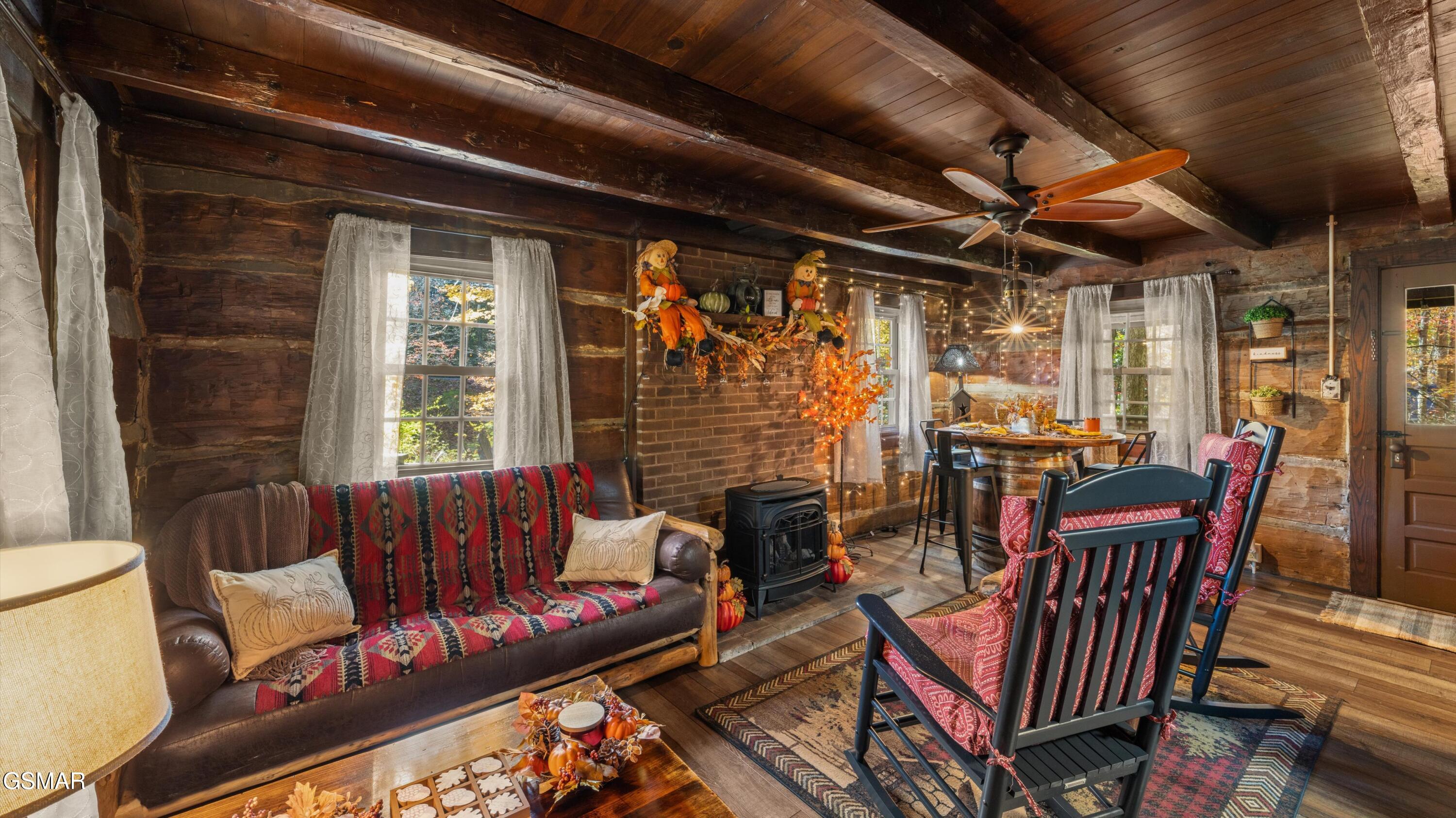 1131 Old Cartertown Road Gatlinburg TN 37738