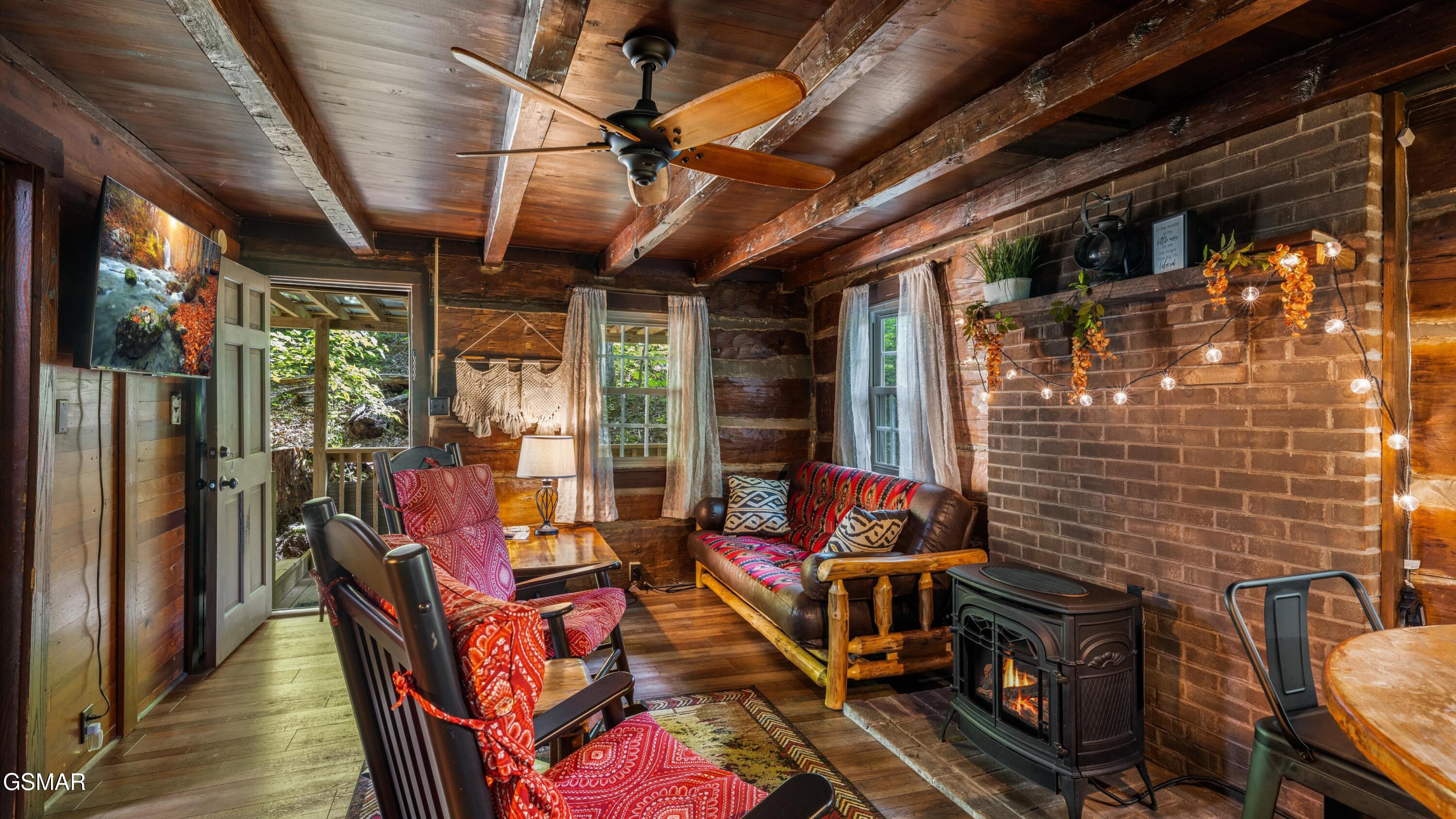 1131 Old Cartertown Road Gatlinburg TN 37738