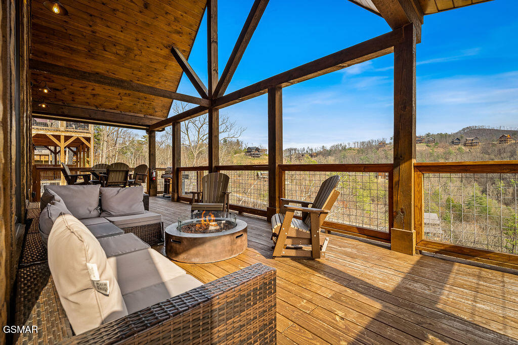 2011 Turkey Creek Way Sevierville TN 37862