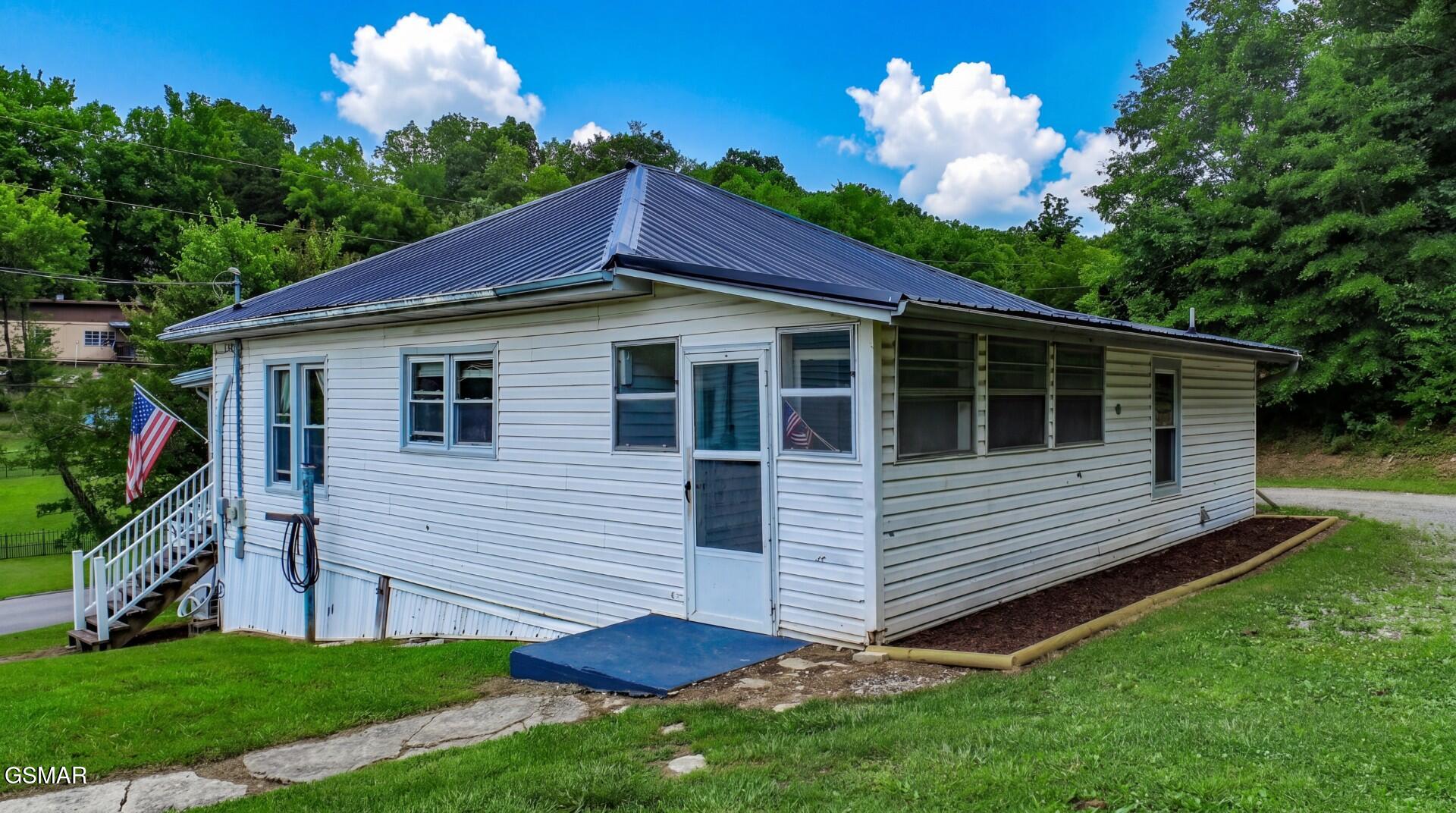 421 & 429 Duncan Street Newport TN 37821