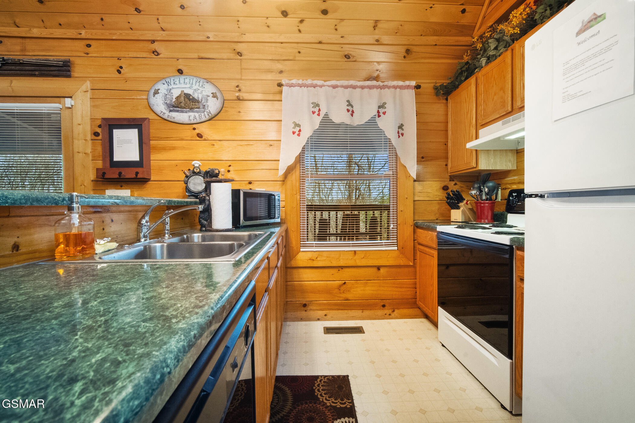 2048 Eagle Feather Drive Sevierville TN 37876