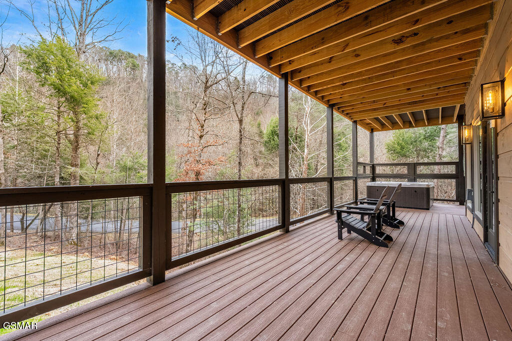 2905 Raven Fork Circle Sevierville TN 37876