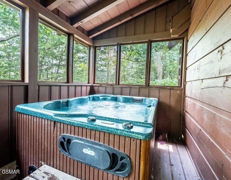 667 Kings Hills Boulevard Pigeon Forge TN 37863