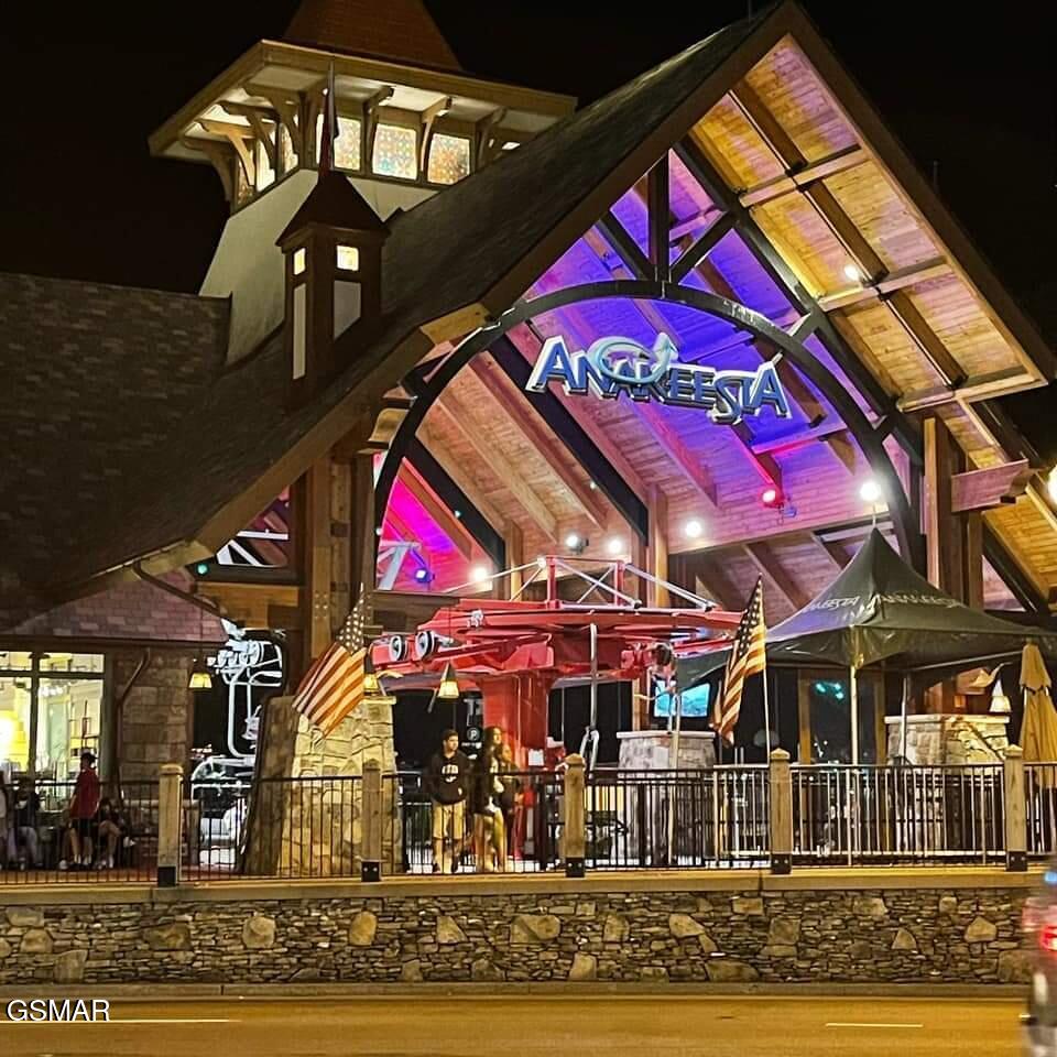 667 Kings Hills Boulevard Pigeon Forge TN 37863