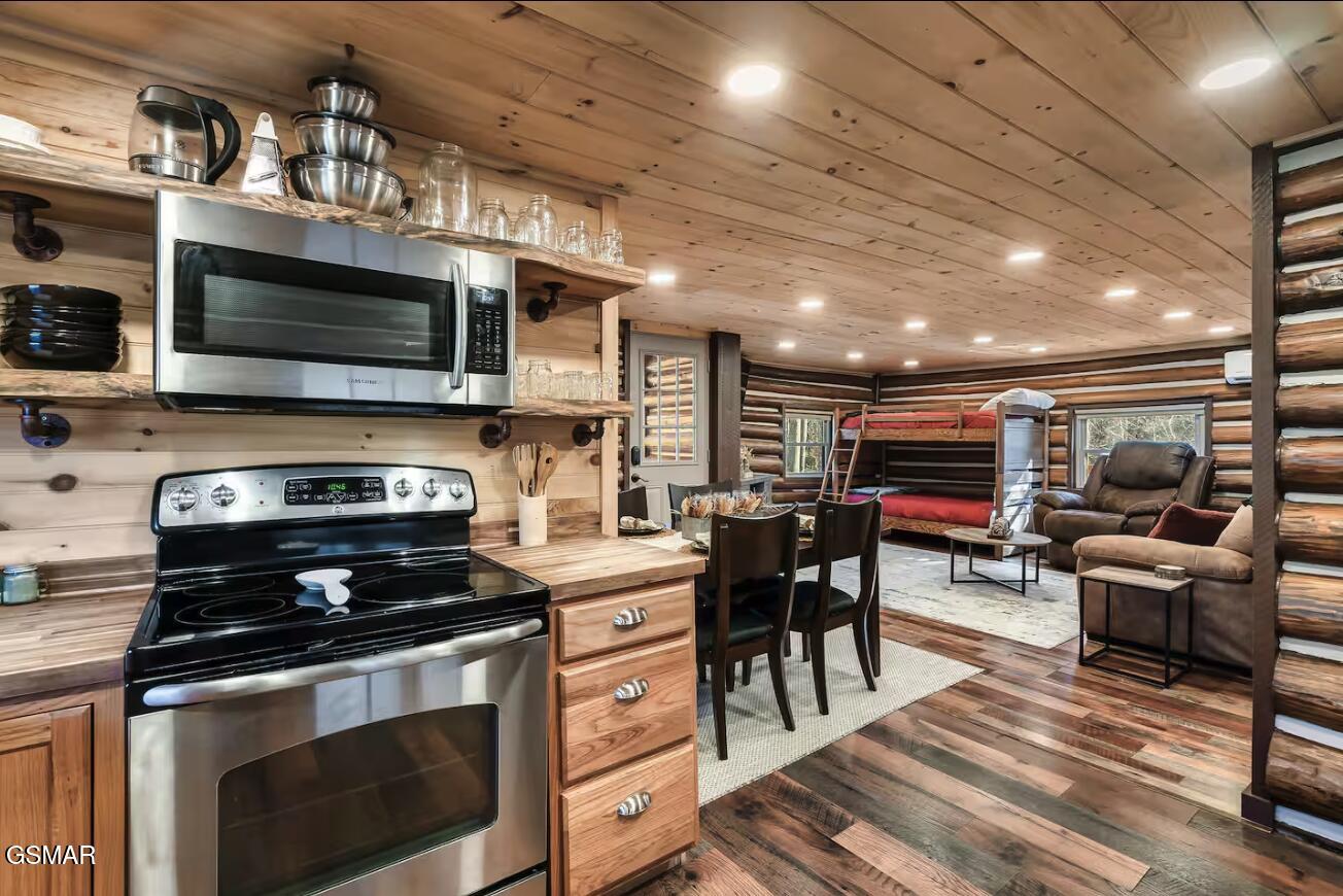 3847 Warden Branch Lane Gatlinburg TN 37738