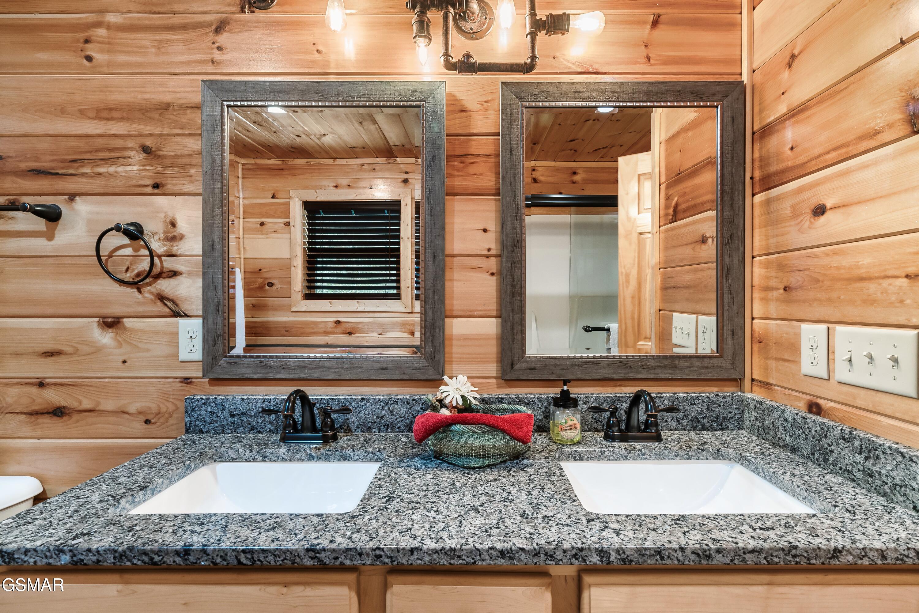 634 Wiley Oakley Drive Gatlinburg TN 37738