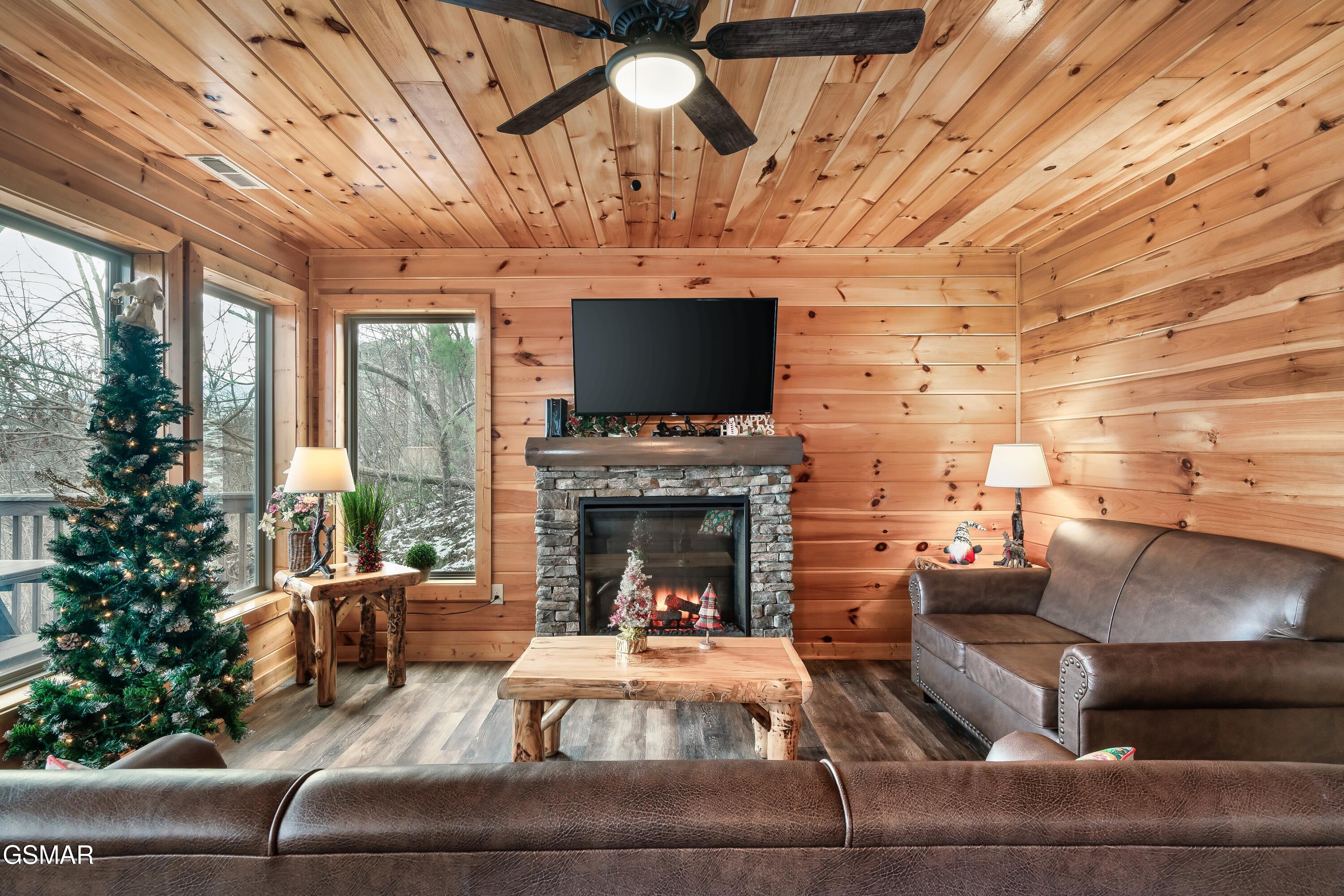 634 Wiley Oakley Drive Gatlinburg TN 37738