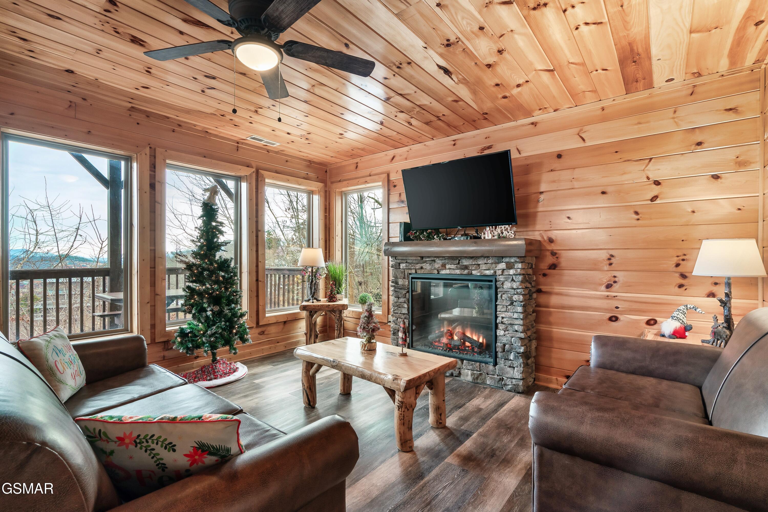 634 Wiley Oakley Drive Gatlinburg TN 37738