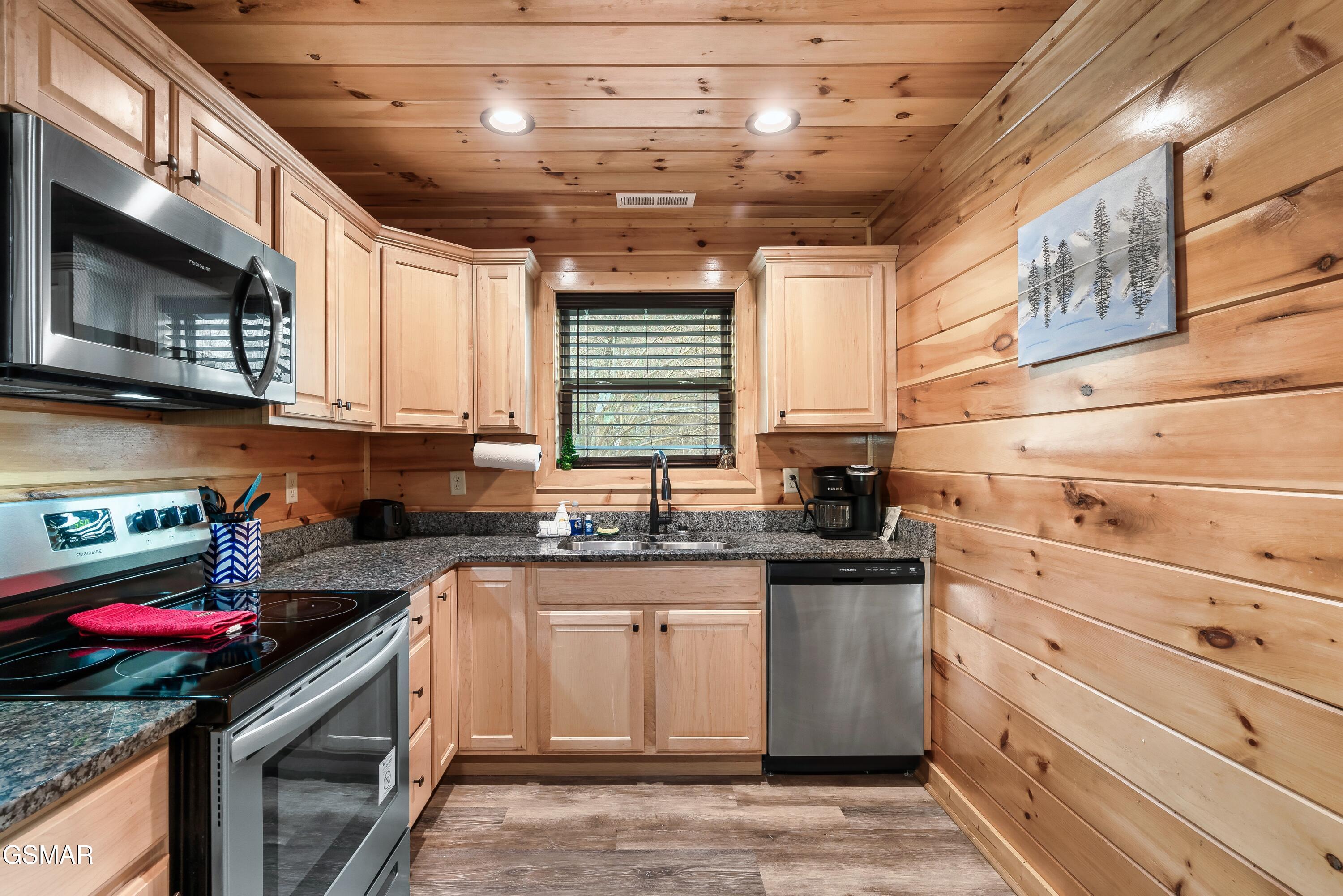 634 Wiley Oakley Drive Gatlinburg TN 37738