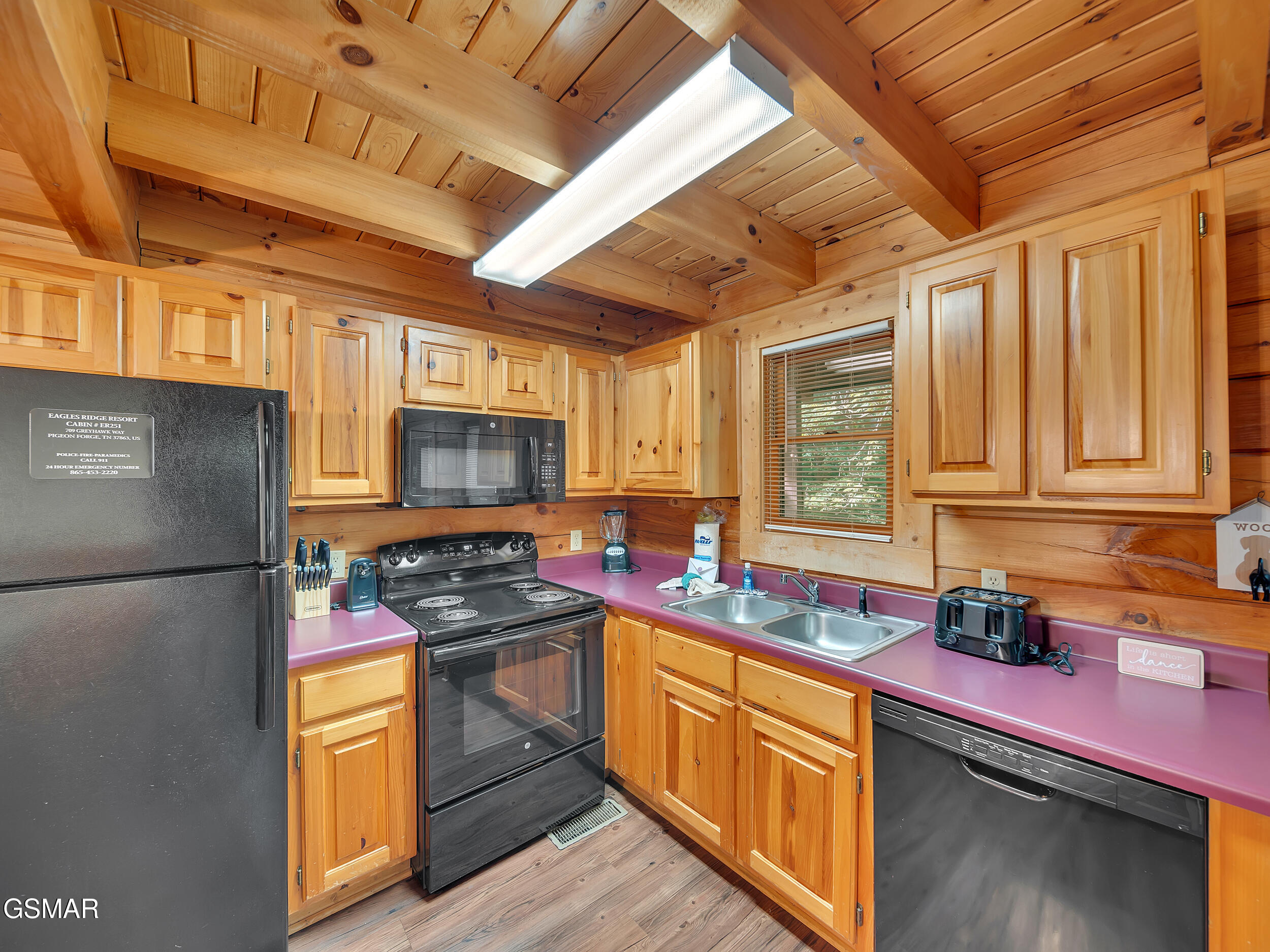 709 Gray Hawk Way Pigeon Forge TN 37863