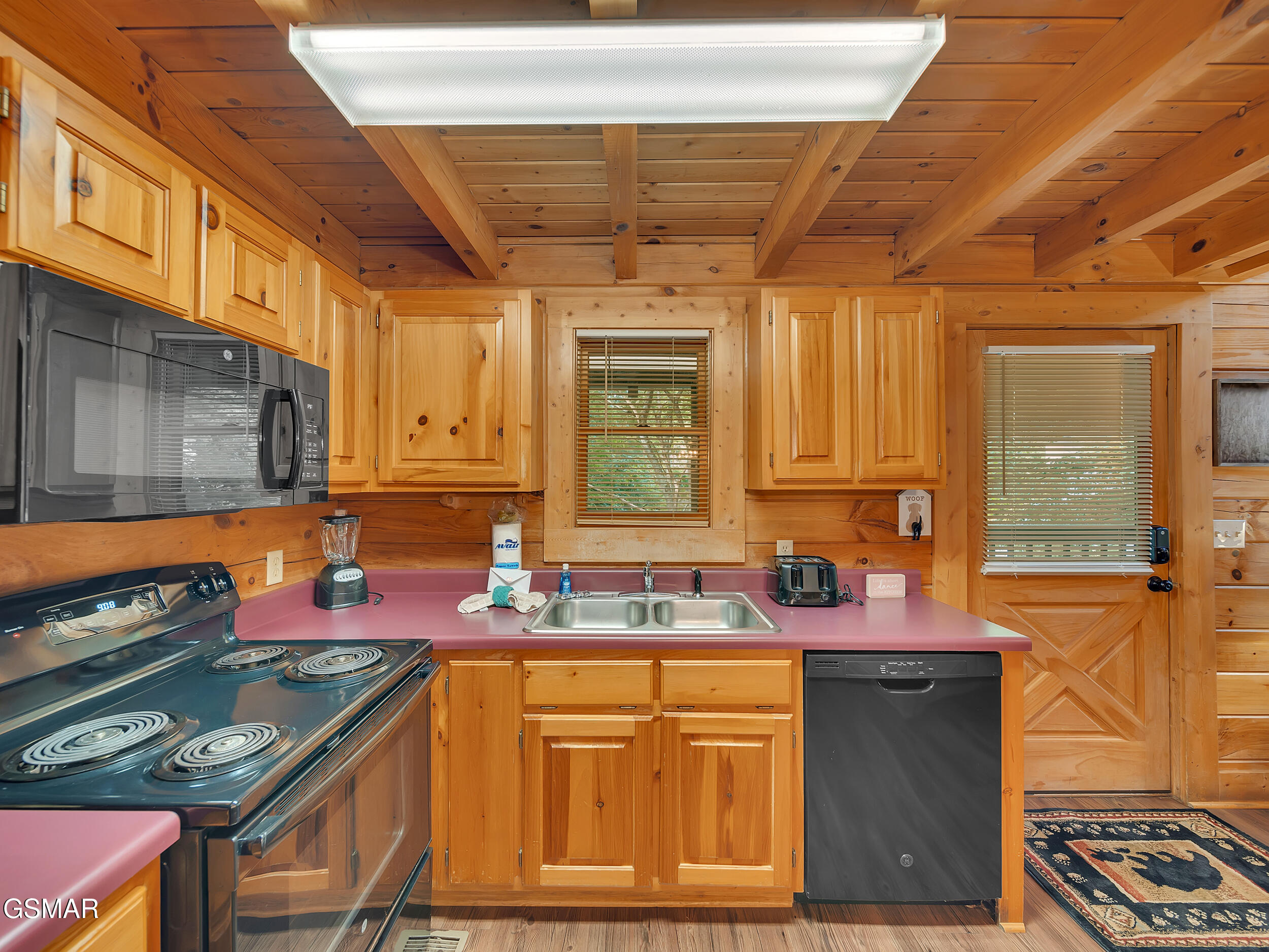 709 Gray Hawk Way Pigeon Forge TN 37863