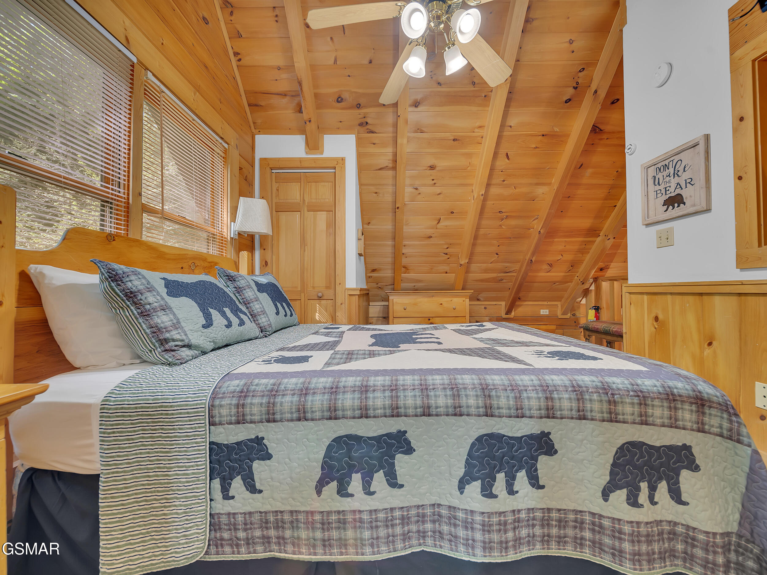 709 Gray Hawk Way Pigeon Forge TN 37863