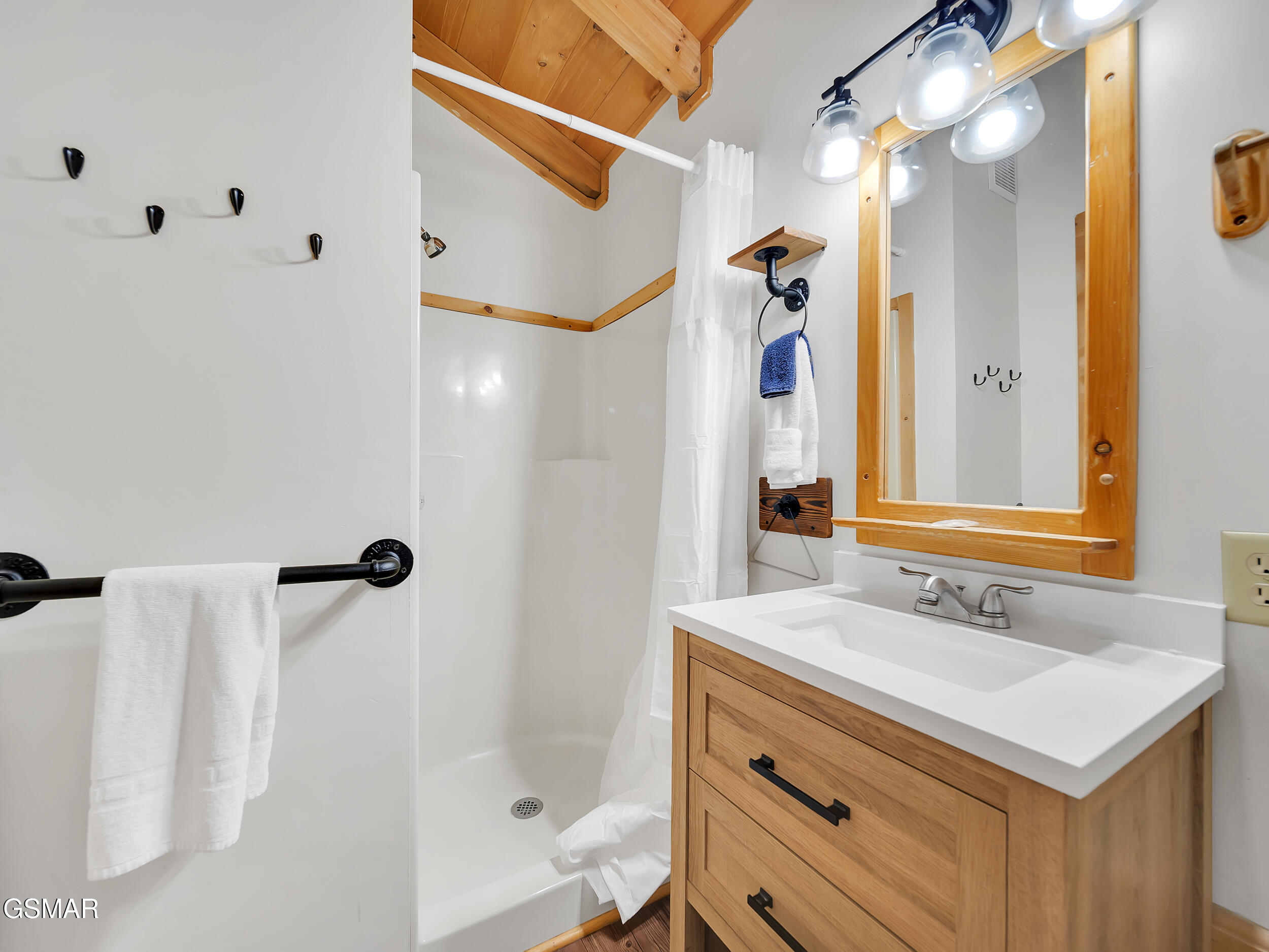 709 Gray Hawk Way Pigeon Forge TN 37863