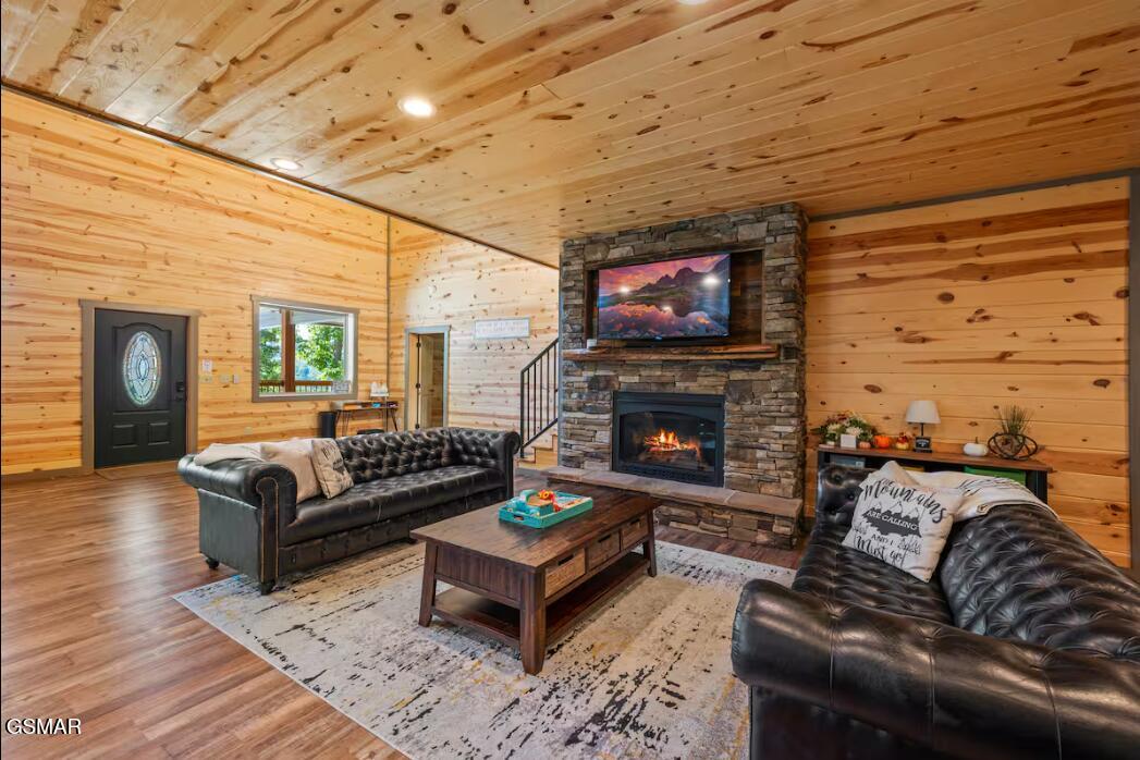 2612 Cloud View Drive Sevierville TN 37862