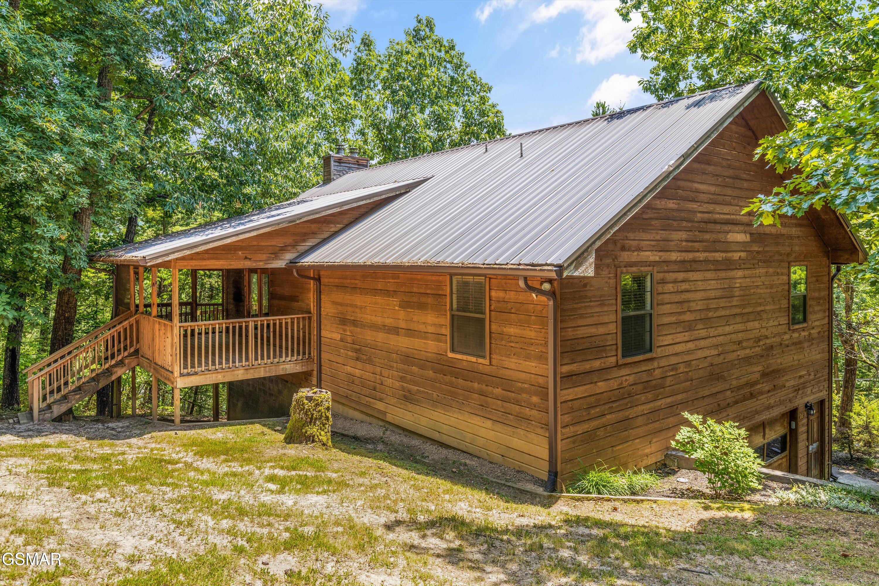 2259 Spence Mountain Loop Sevierville TN 37876