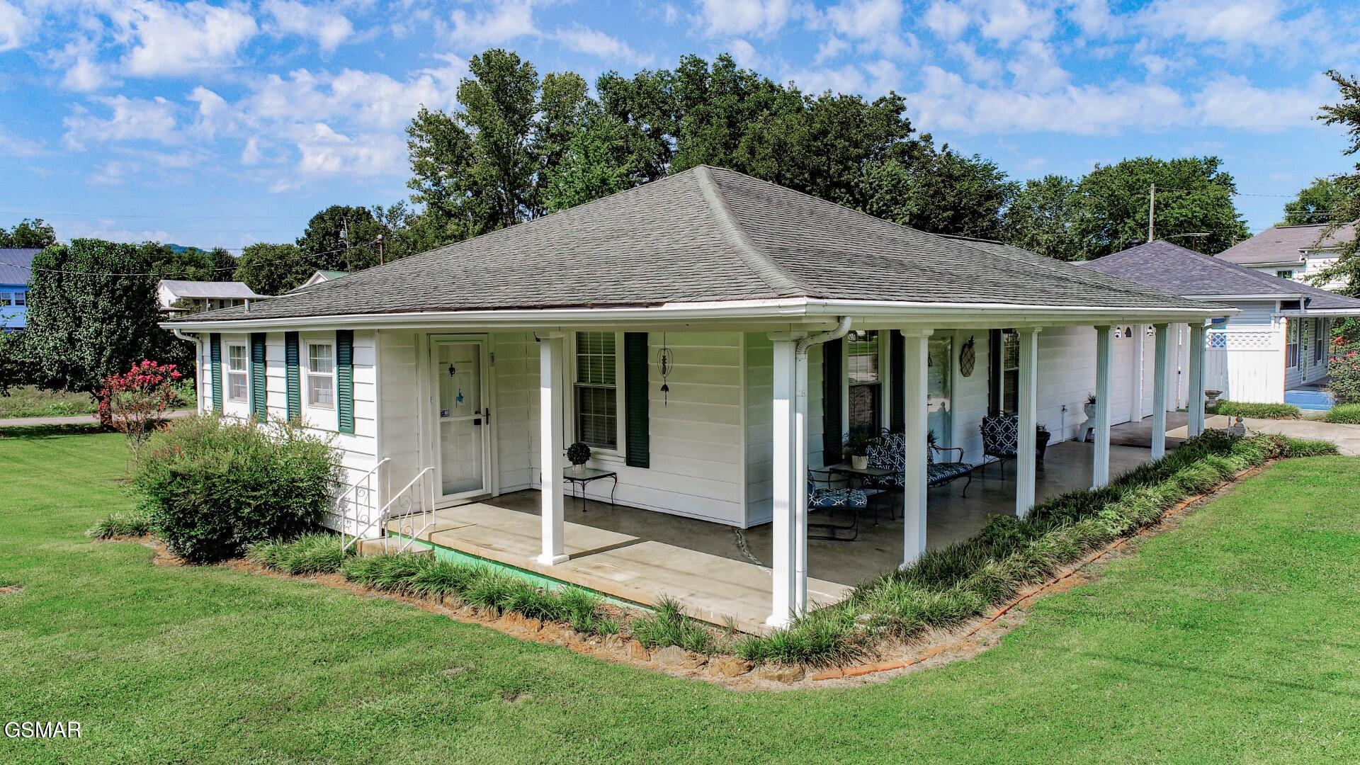 631 6th Street Newport TN 37821