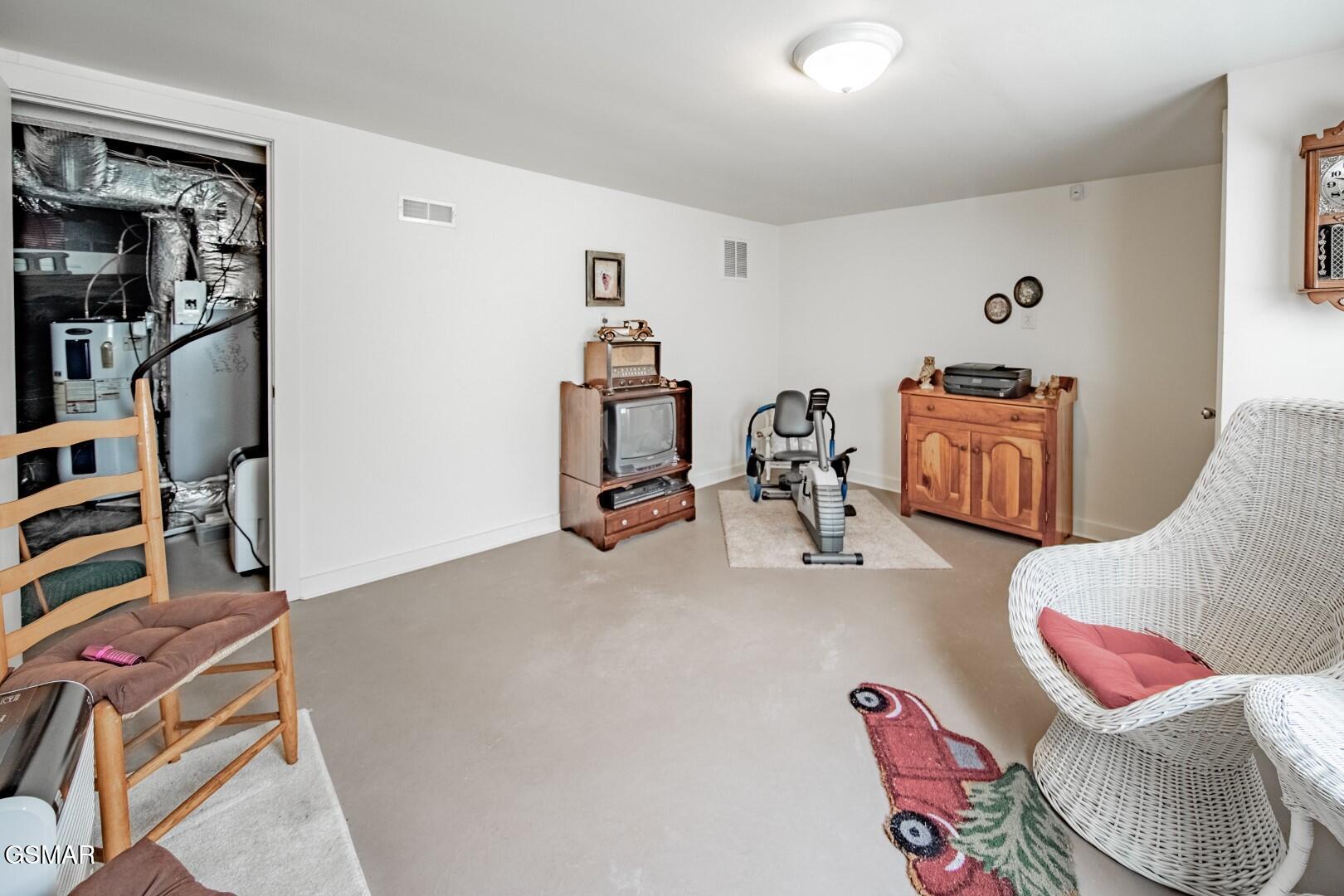 631 6th Street Newport TN 37821