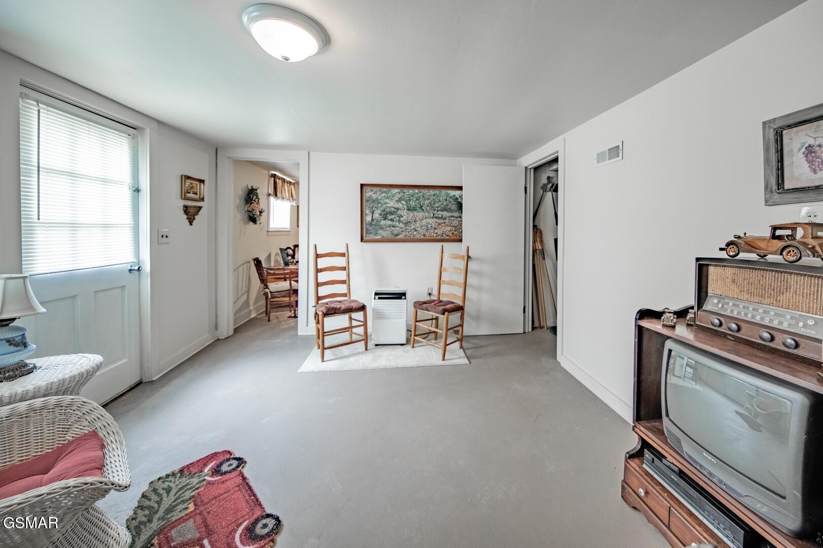 631 6th Street Newport TN 37821