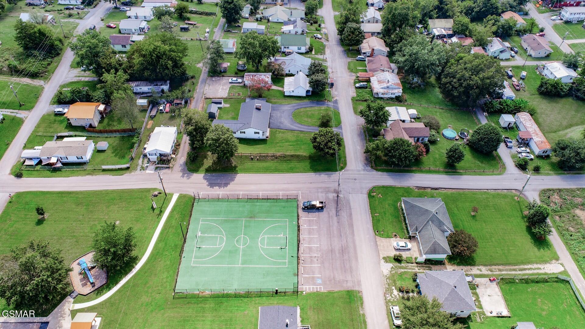 631 6th Street Newport TN 37821