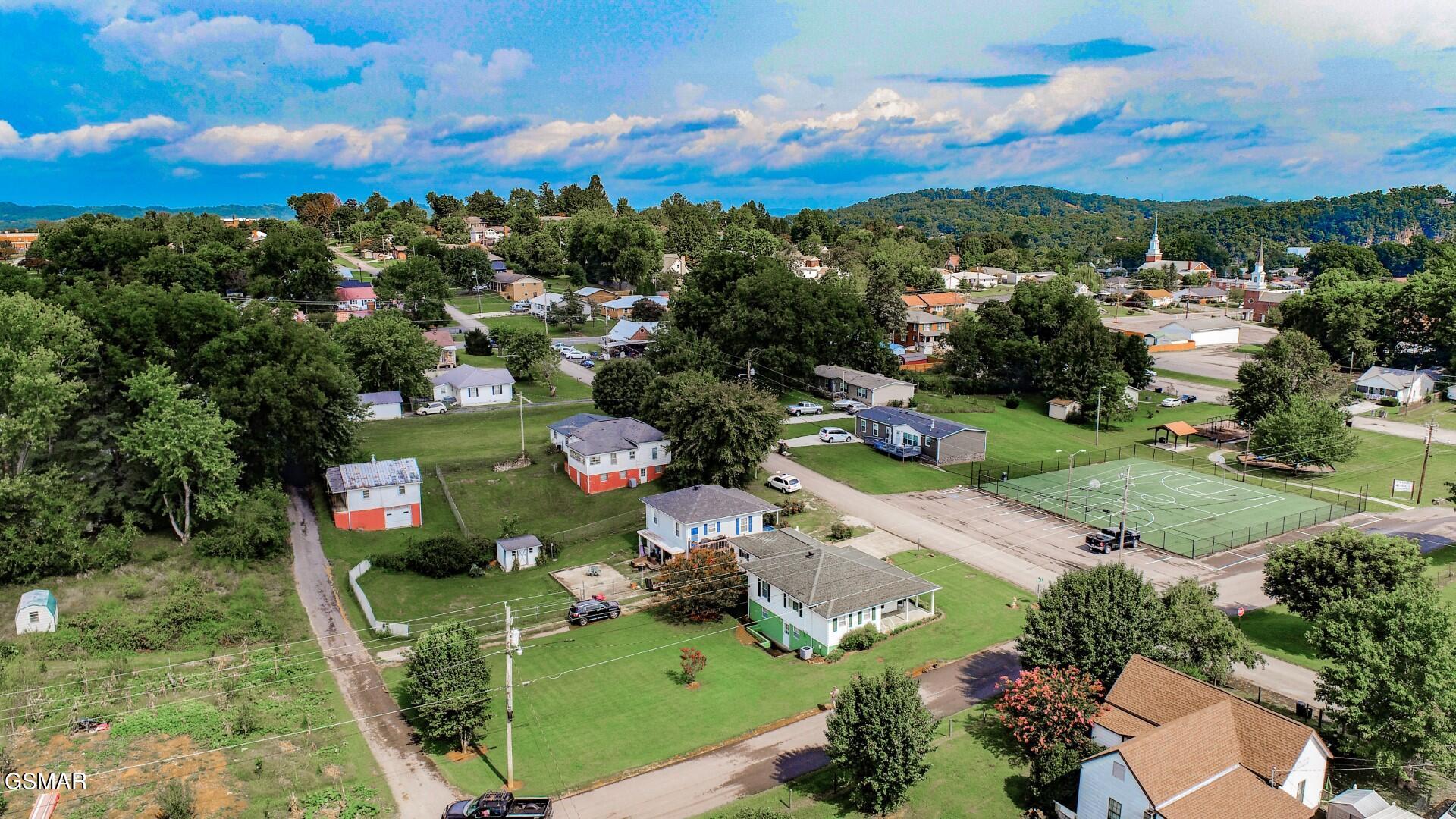 631 6th Street Newport TN 37821