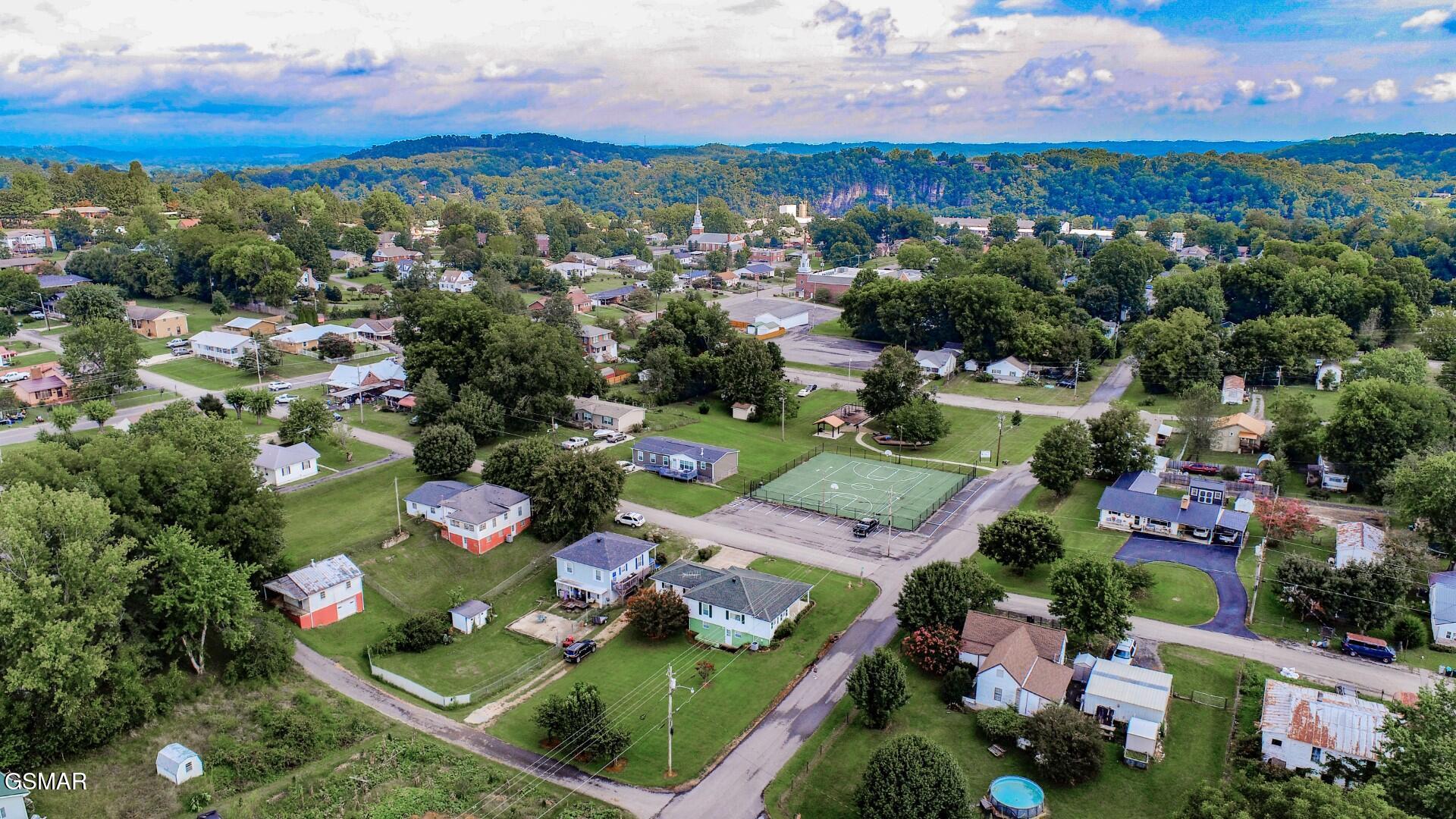 631 6th Street Newport TN 37821