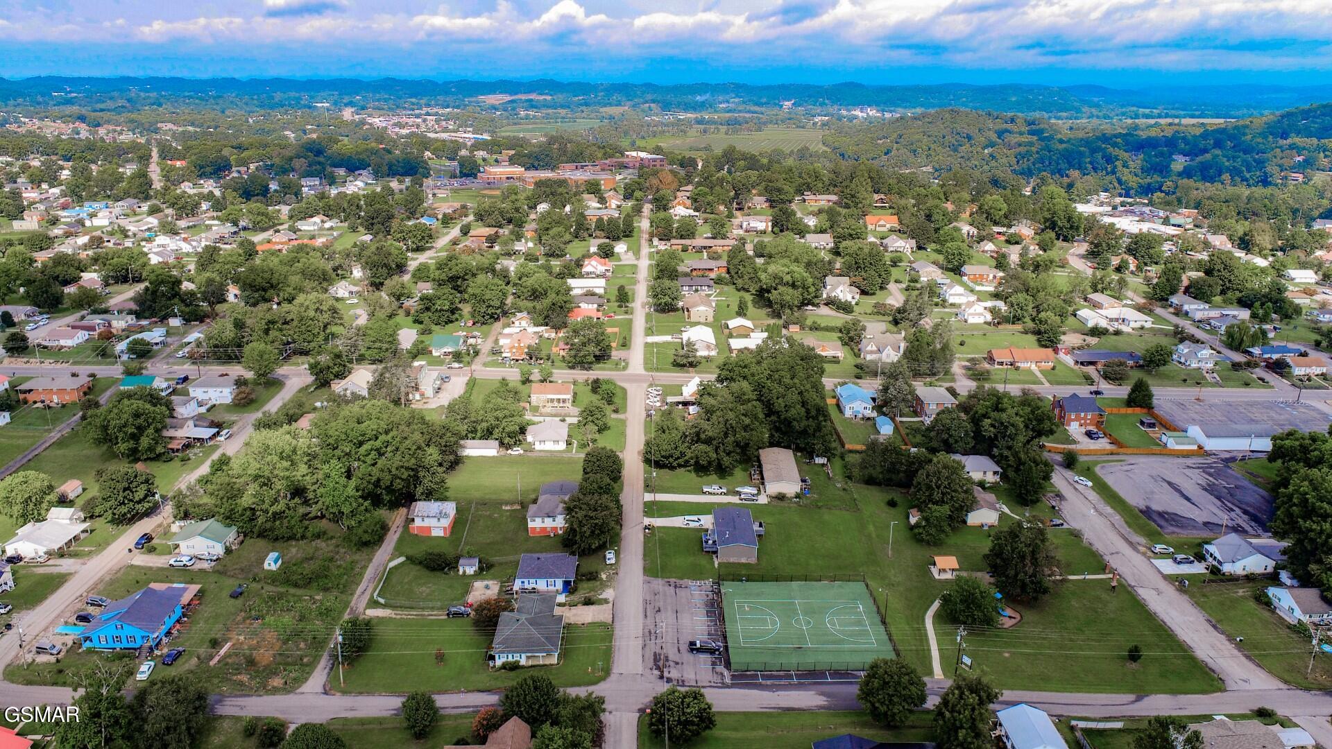 631 6th Street Newport TN 37821