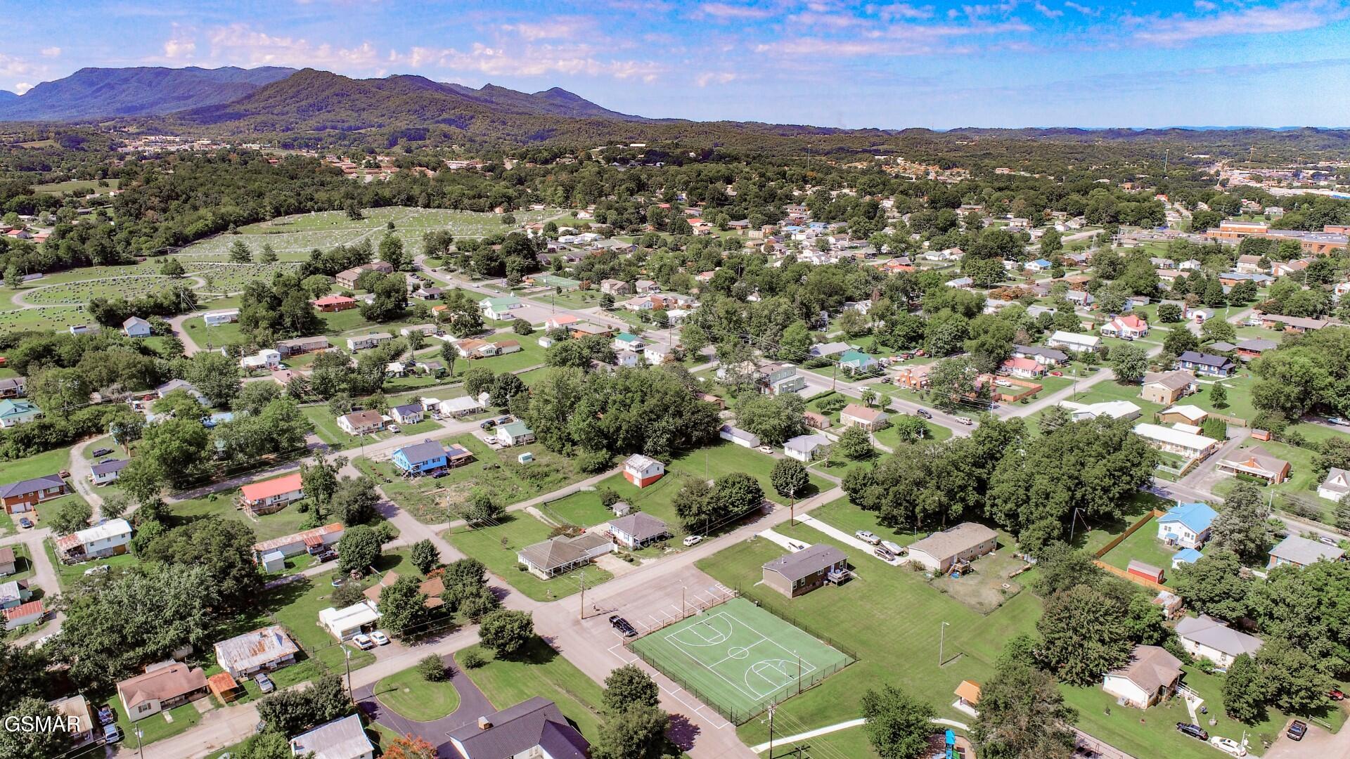 631 6th Street Newport TN 37821