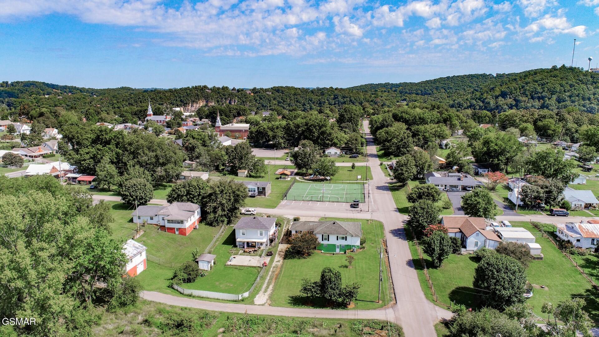 631 6th Street Newport TN 37821