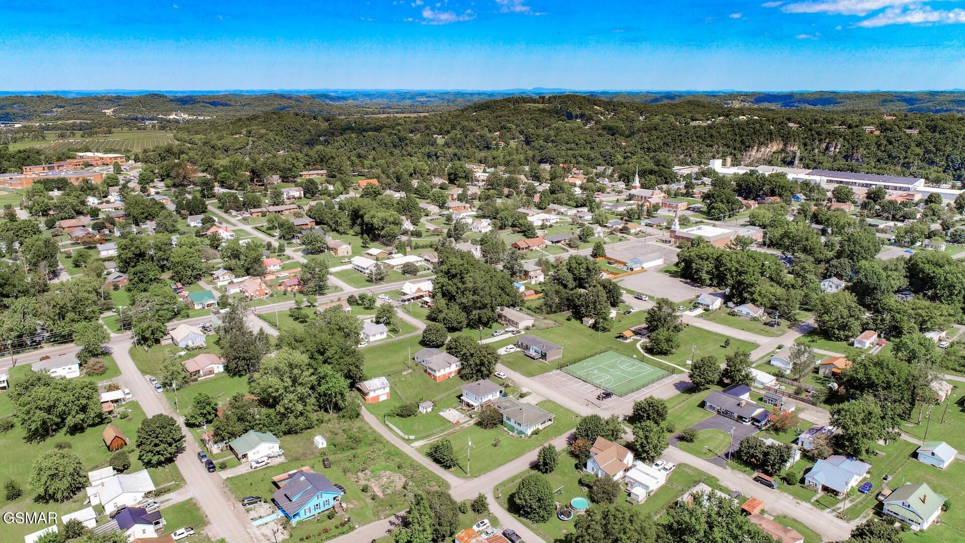 631 6th Street Newport TN 37821