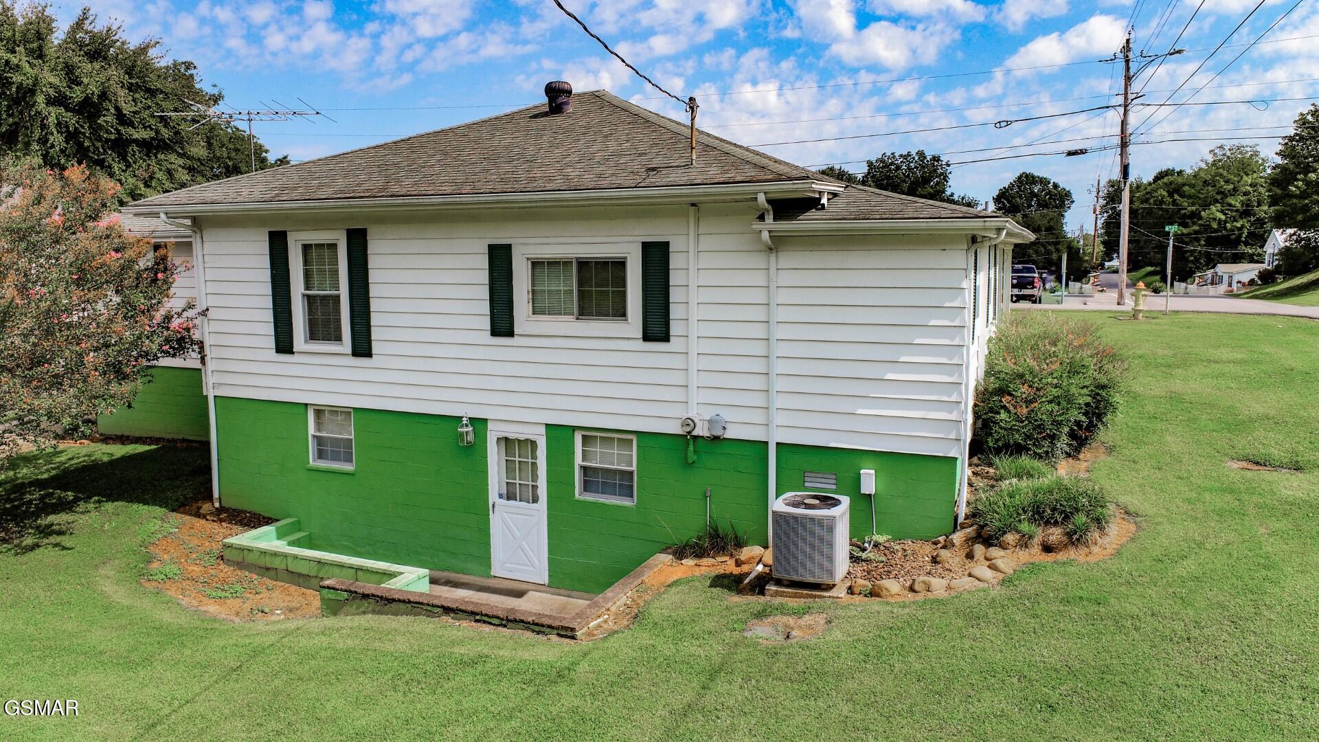 631 6th Street Newport TN 37821