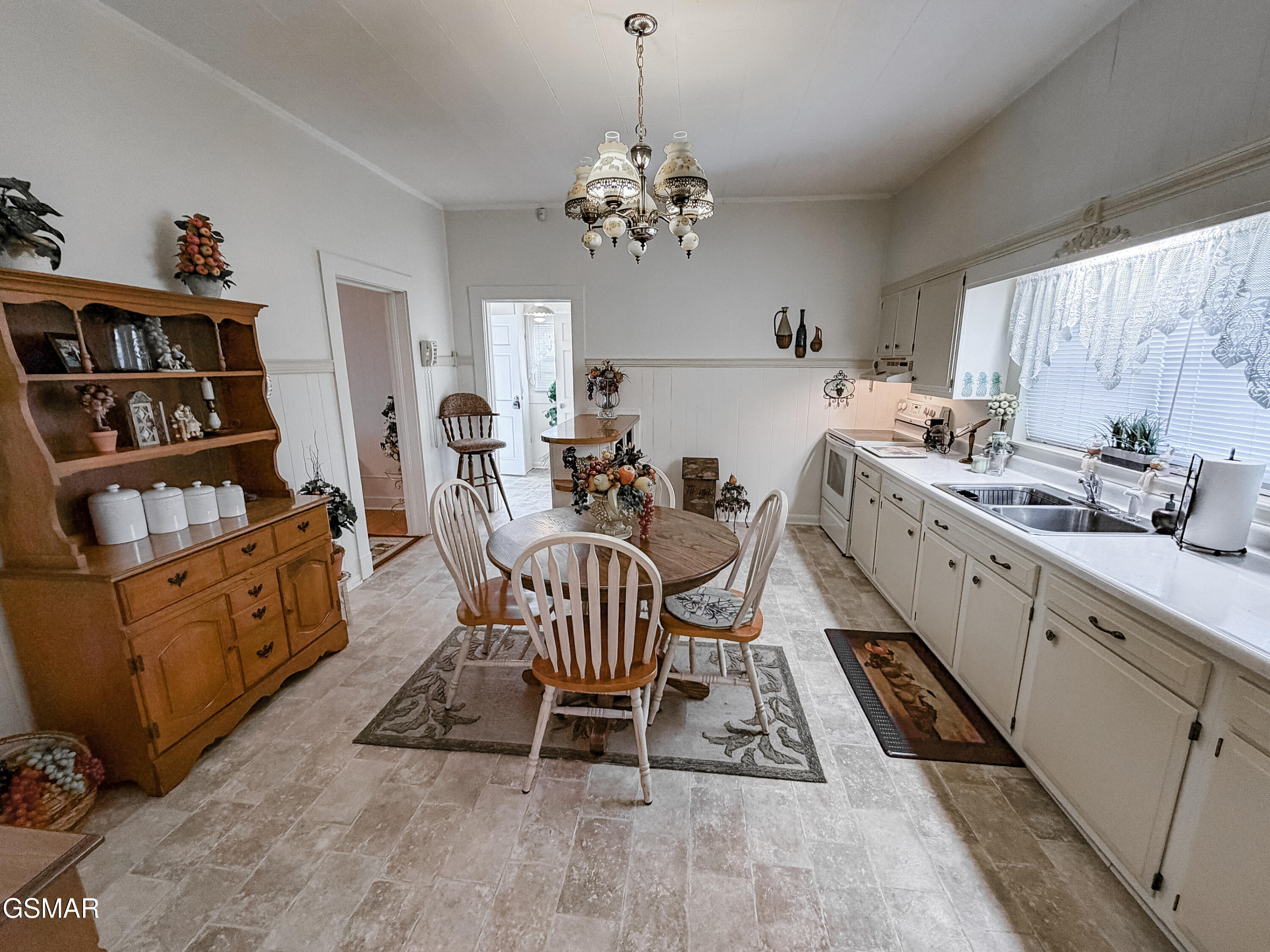 631 6th Street Newport TN 37821