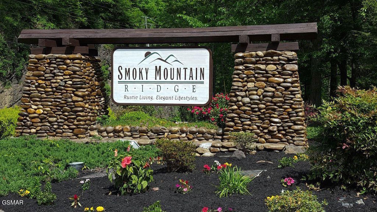 3270 Lonesome Pine Way Sevierville TN 37862