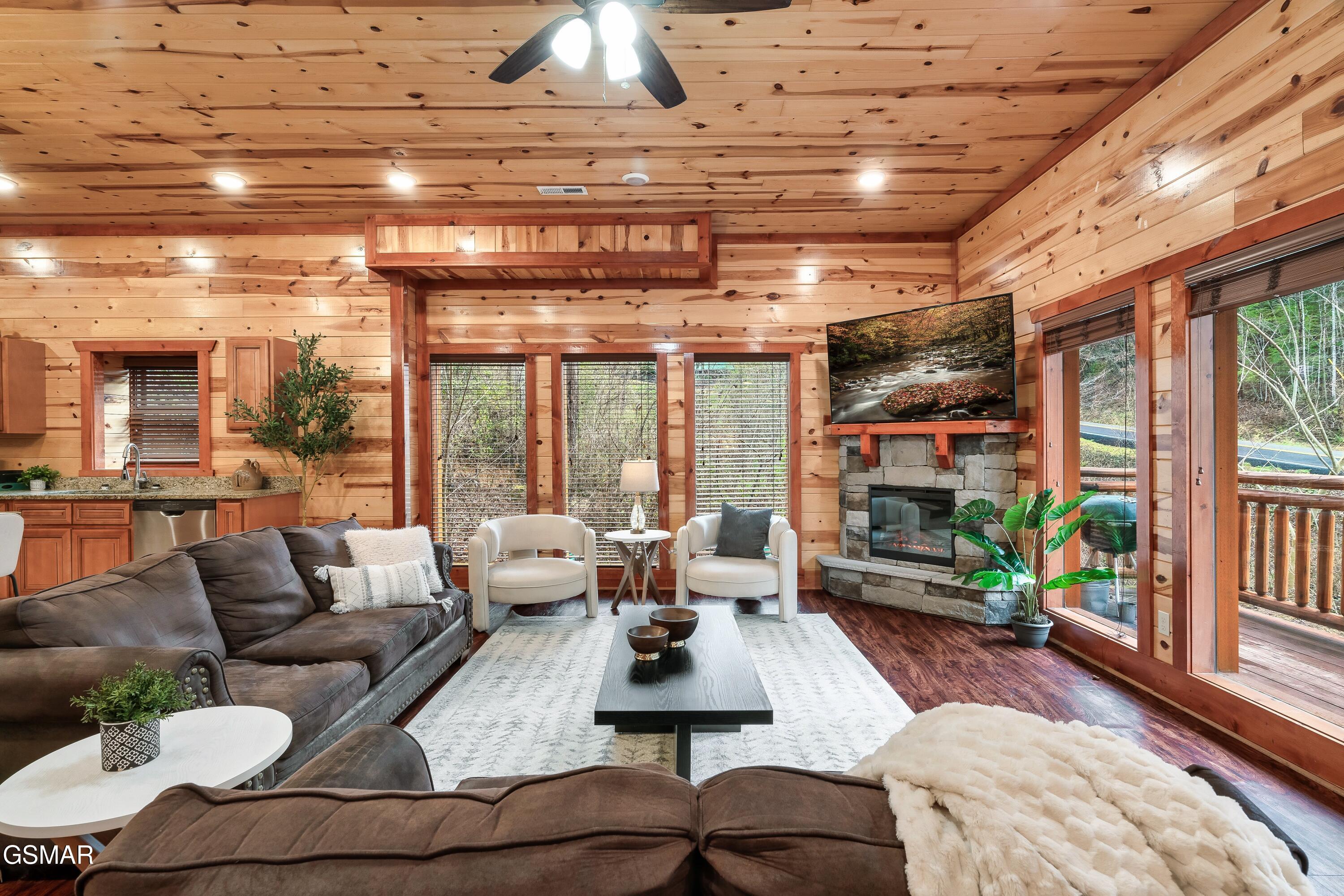 822 Rush Branch Road Pigeon Forge TN 37863